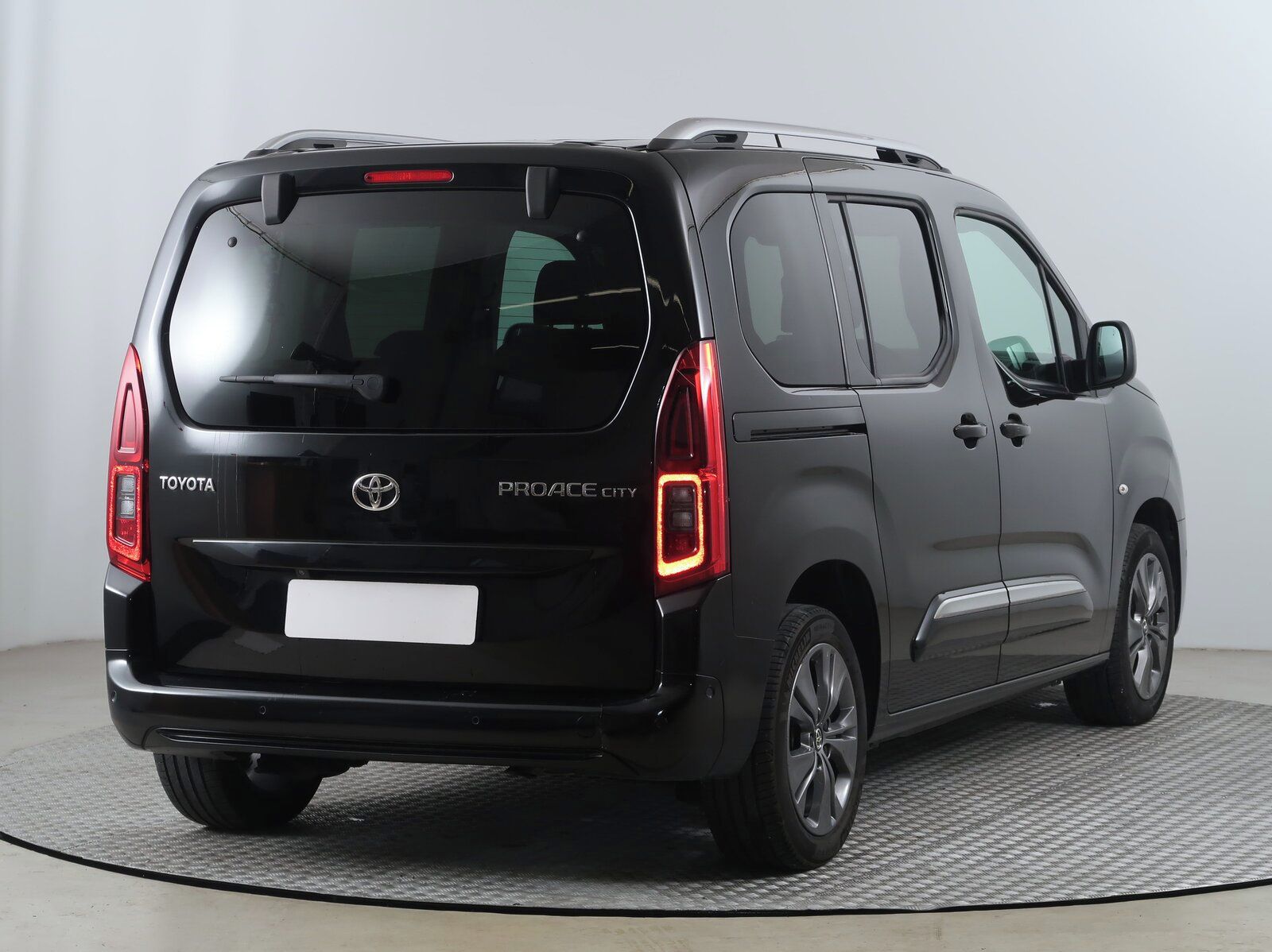 Toyota Proace City Verso, 1.2 T, Family, 5Míst, ČR - fotka 5
