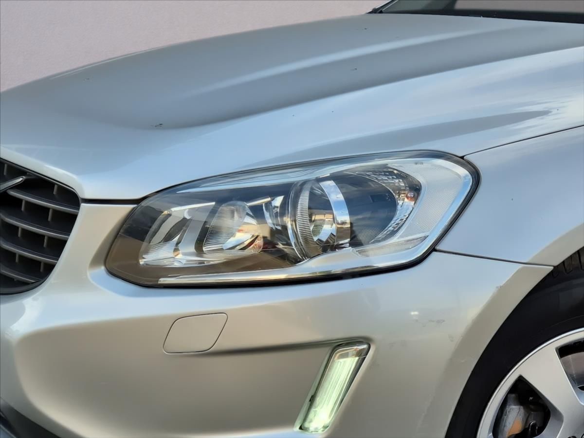 Volvo XC60, 2,0 D4 FWD - fotka 5