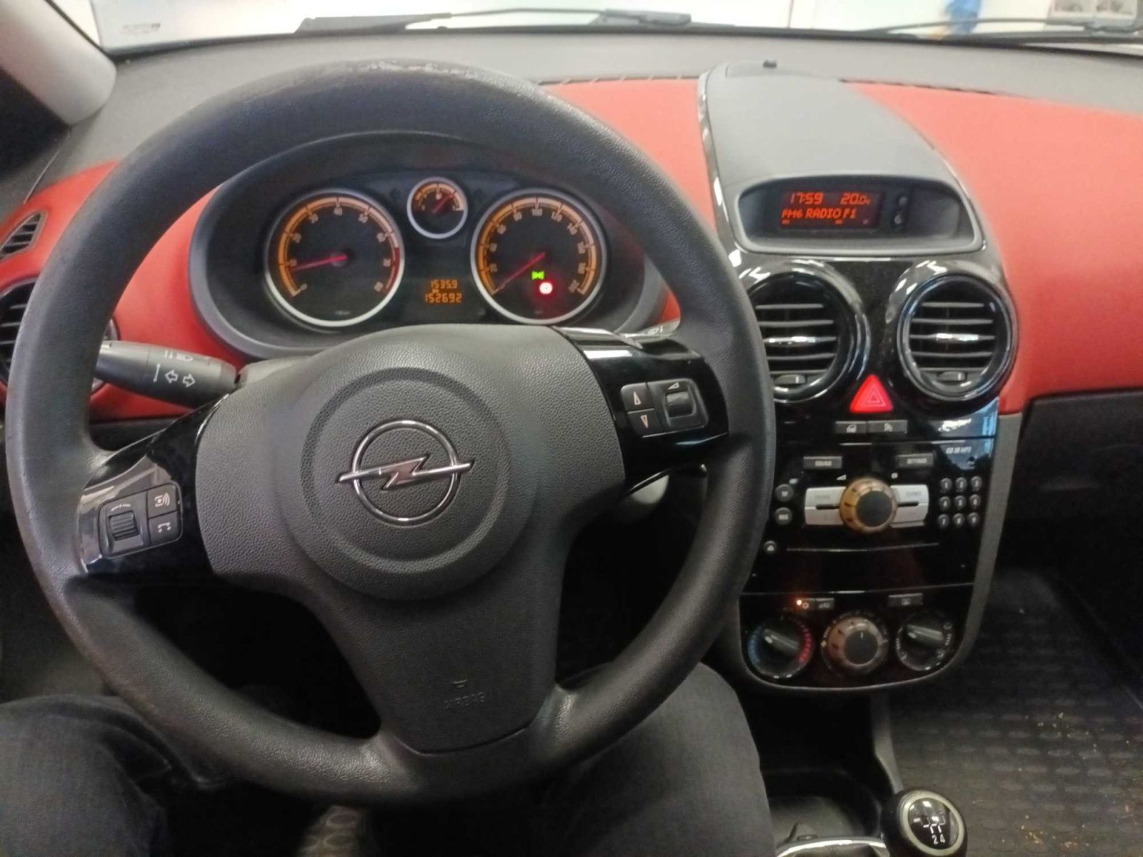 Opel Corsa, 1.2, slušný stav - fotka 3