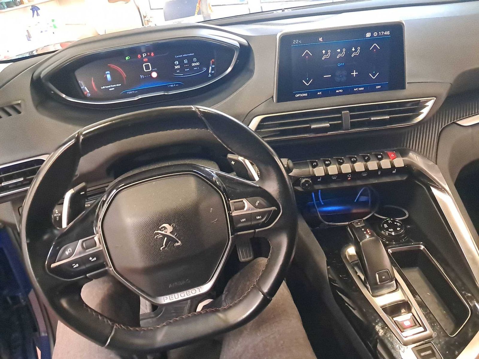 Peugeot 3008, 1.2 PureTech, Automat, Navi - fotka 3