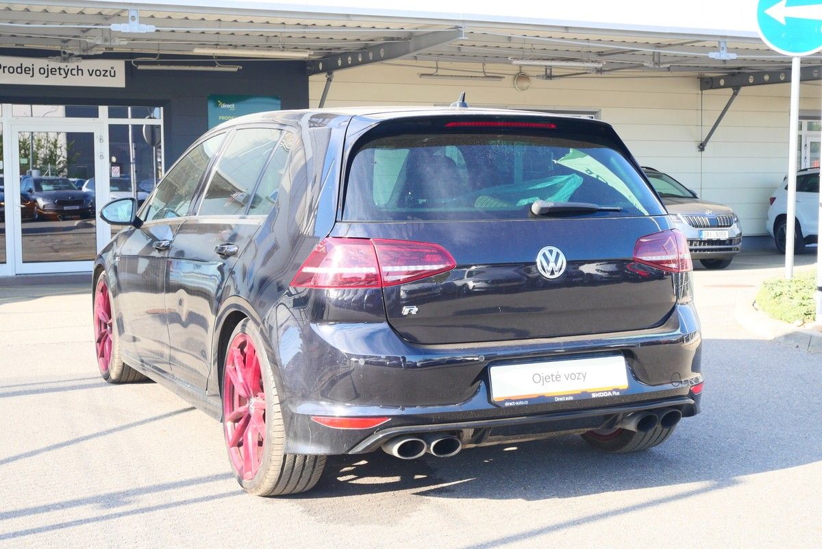 Volkswagen Golf, 2.0 TSI 221 kW R - fotka 4
