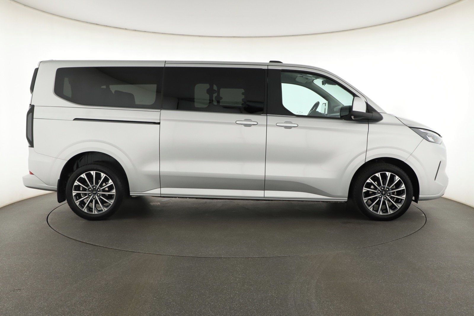 Ford Tourneo Custom, 2.0 EcoBlue AWD, Titanium - fotka 6