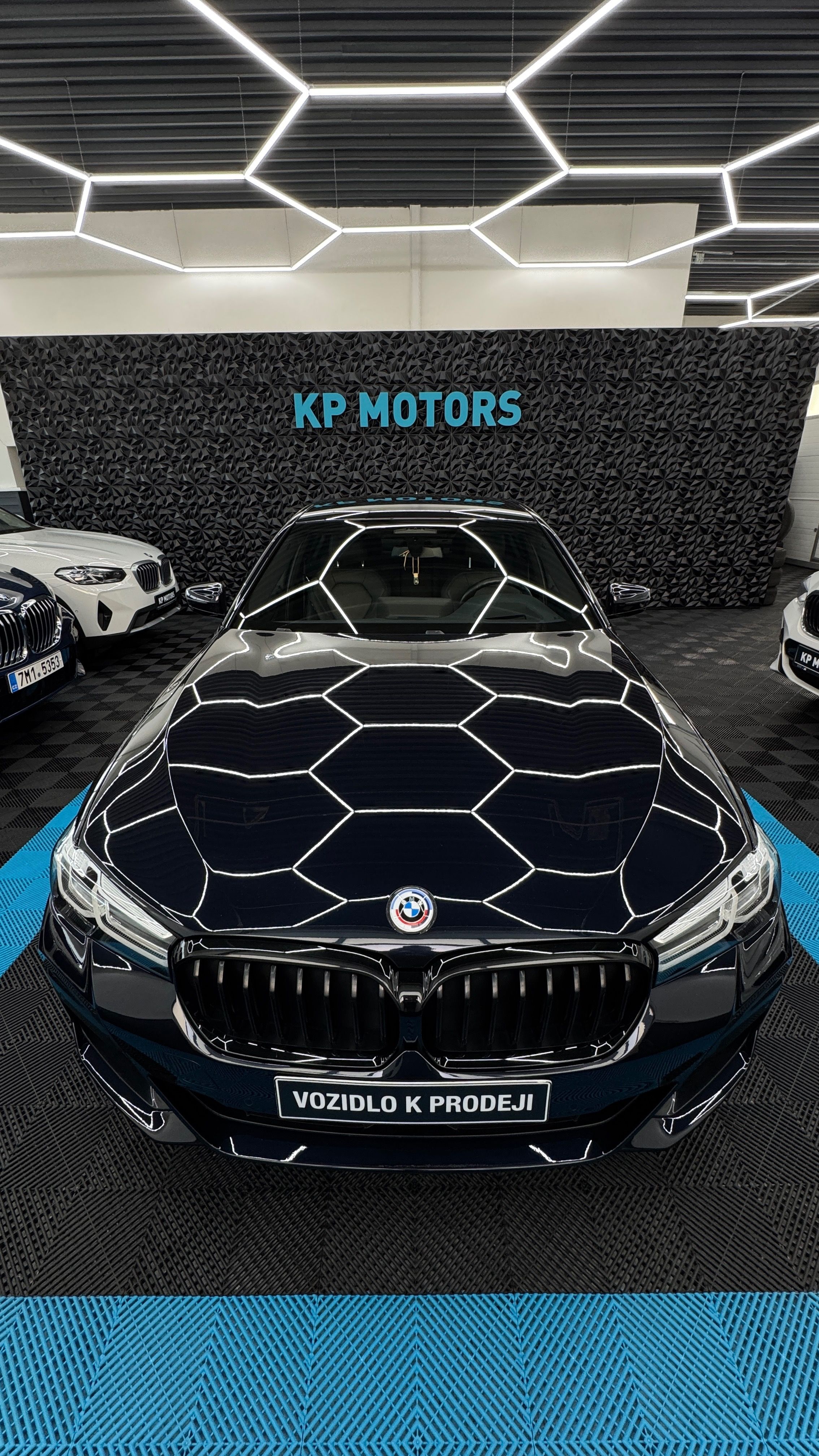 BMW Řada 5, 530i xDrive,M paket,ČR - fotka 3