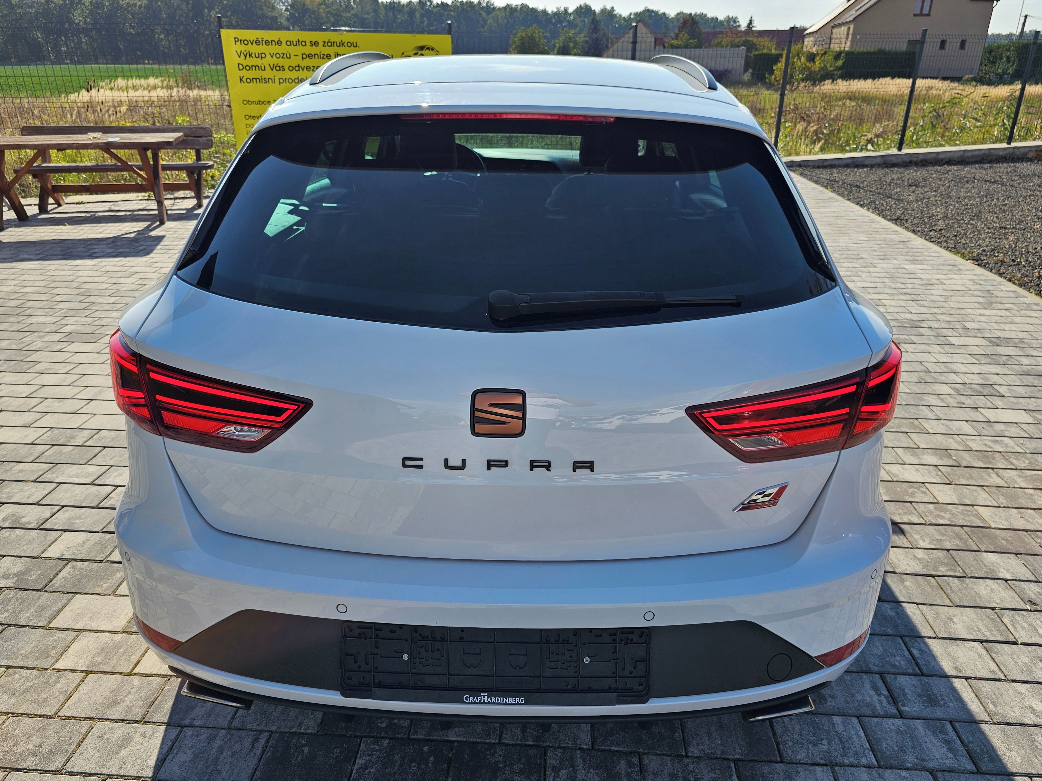 Seat Leon, Cupra 2.0 TSI 221kw, Manuál - fotka 6