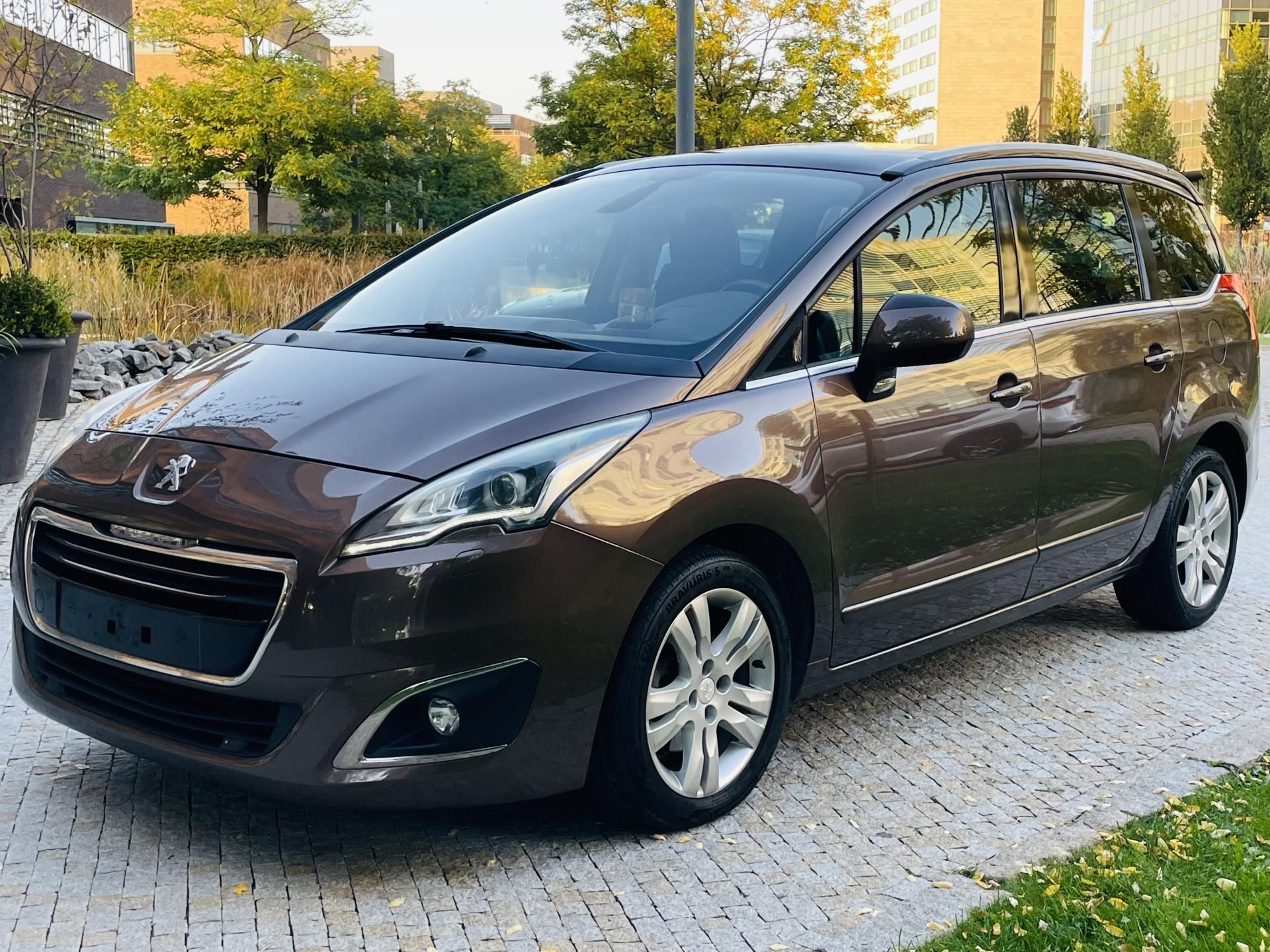 Peugeot 5008, 2.0HDi MAN 1MAJITEL SENZORY - fotka 5