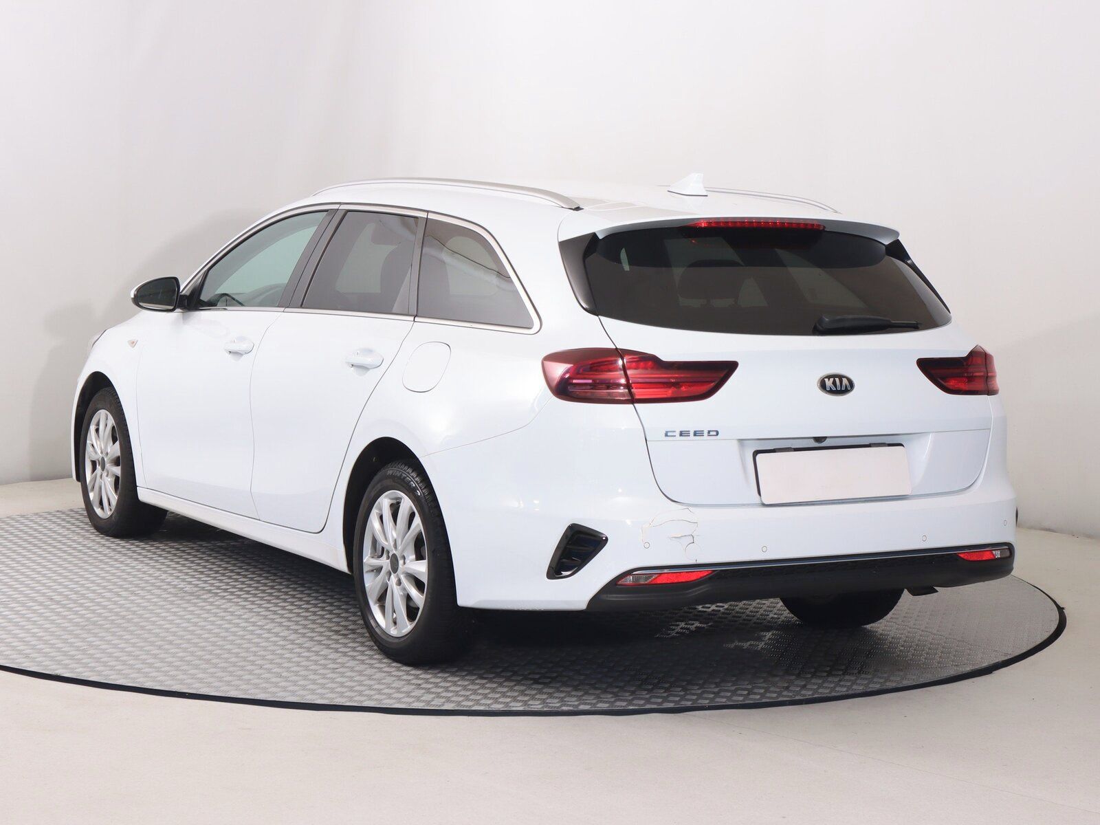 Kia Cee´d, 1.6 CRDi, Automat, Navi - fotka 4