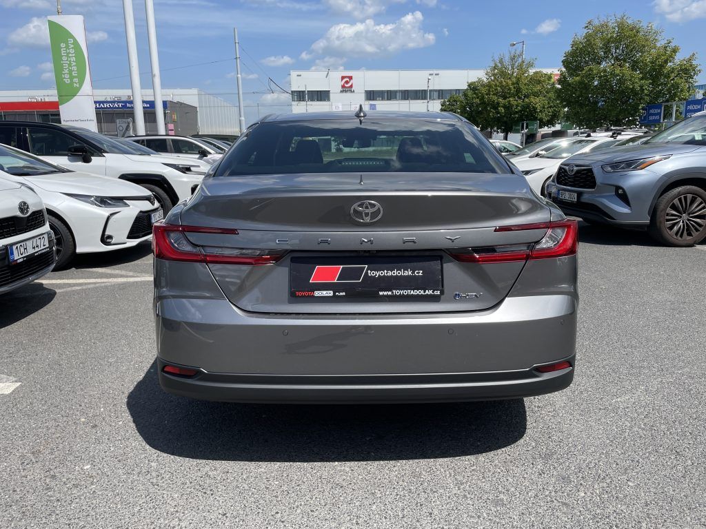 Toyota Camry, 2.5 Hybrid Executive - fotka 4