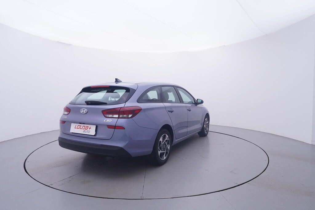 Hyundai i30, Comfort 1.0 GDI 73 kW - fotka 5