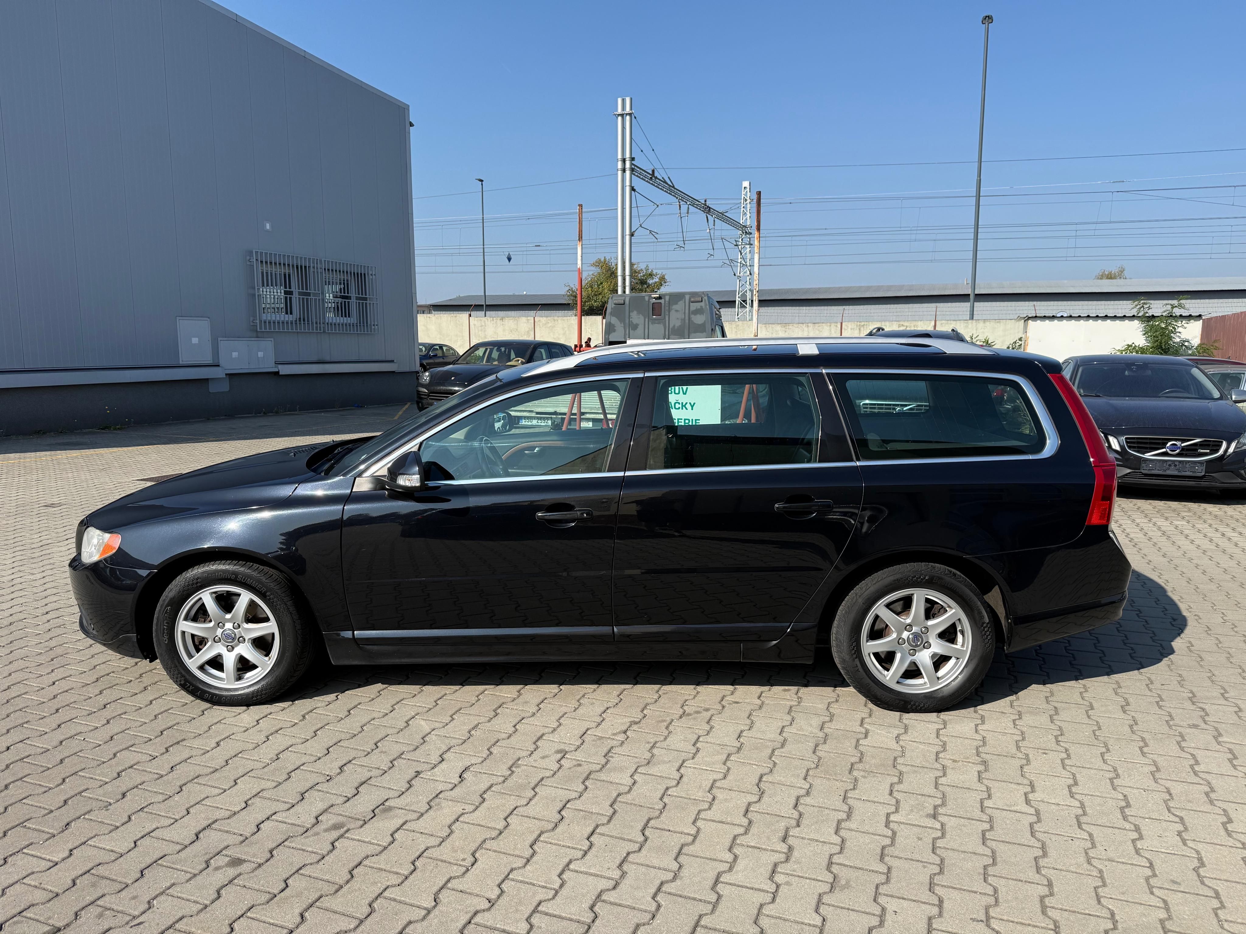 Volvo V70, 2.4 D5 136kw Summum, Ventilace - fotka 6