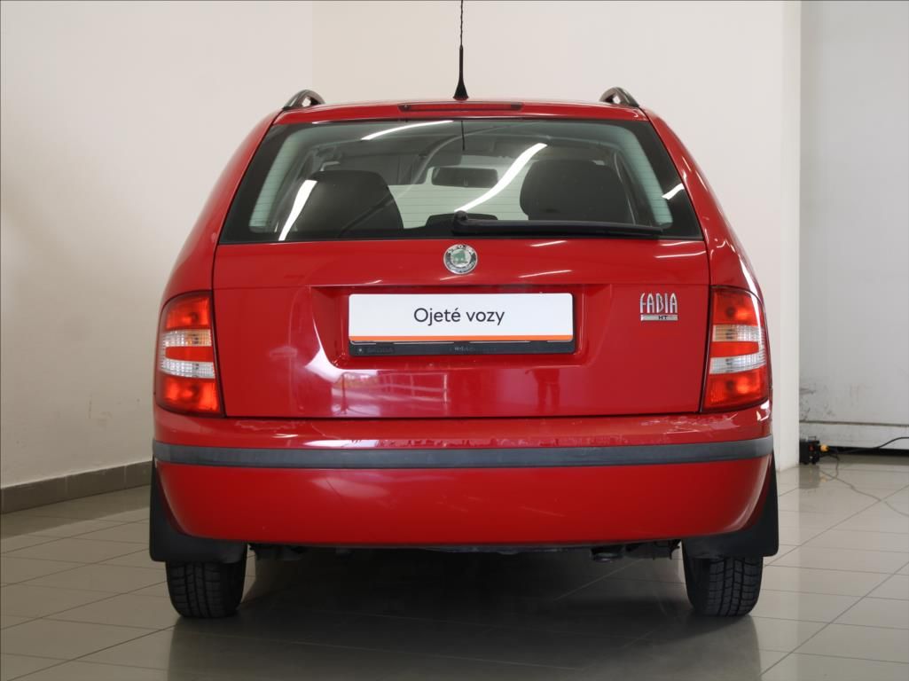 Škoda Fabia, 1,2 HTP 47kW Kombi 2.maj.ČR - fotka 4