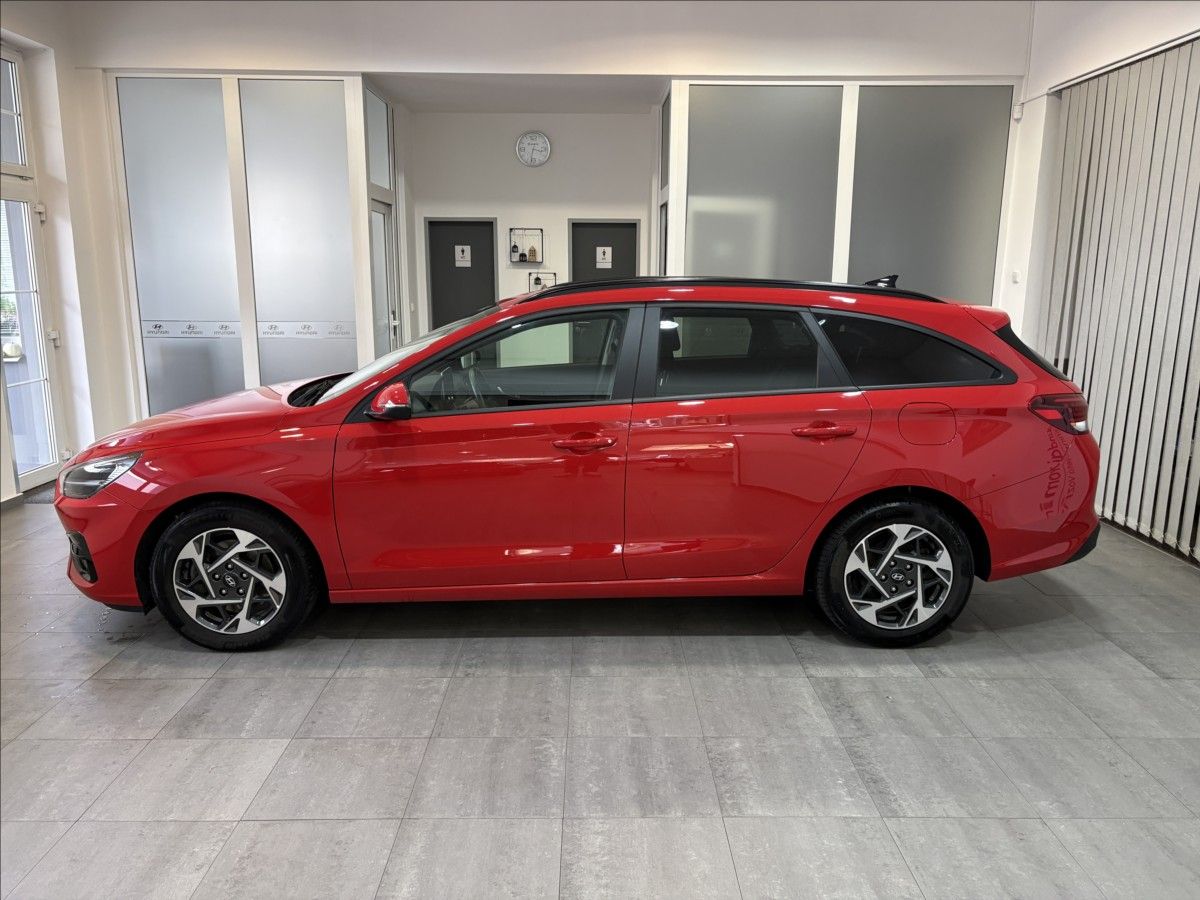 Hyundai i30, 1,5 T-GDI DCT Family - fotka 2