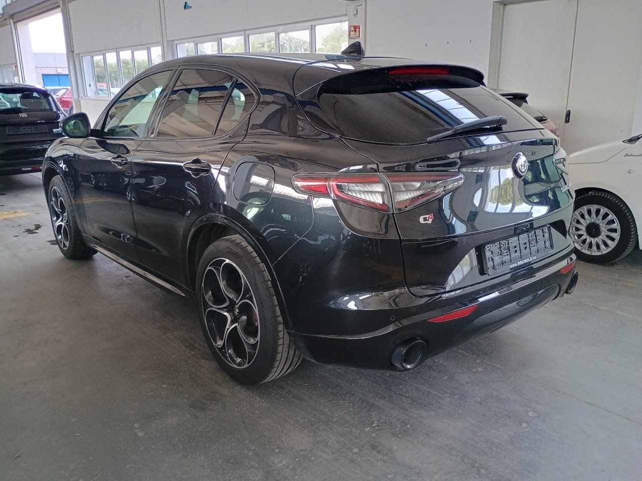 Alfa Romeo Stelvio, 2.2 210 HP Veloce 8AT Q4 - fotka 4