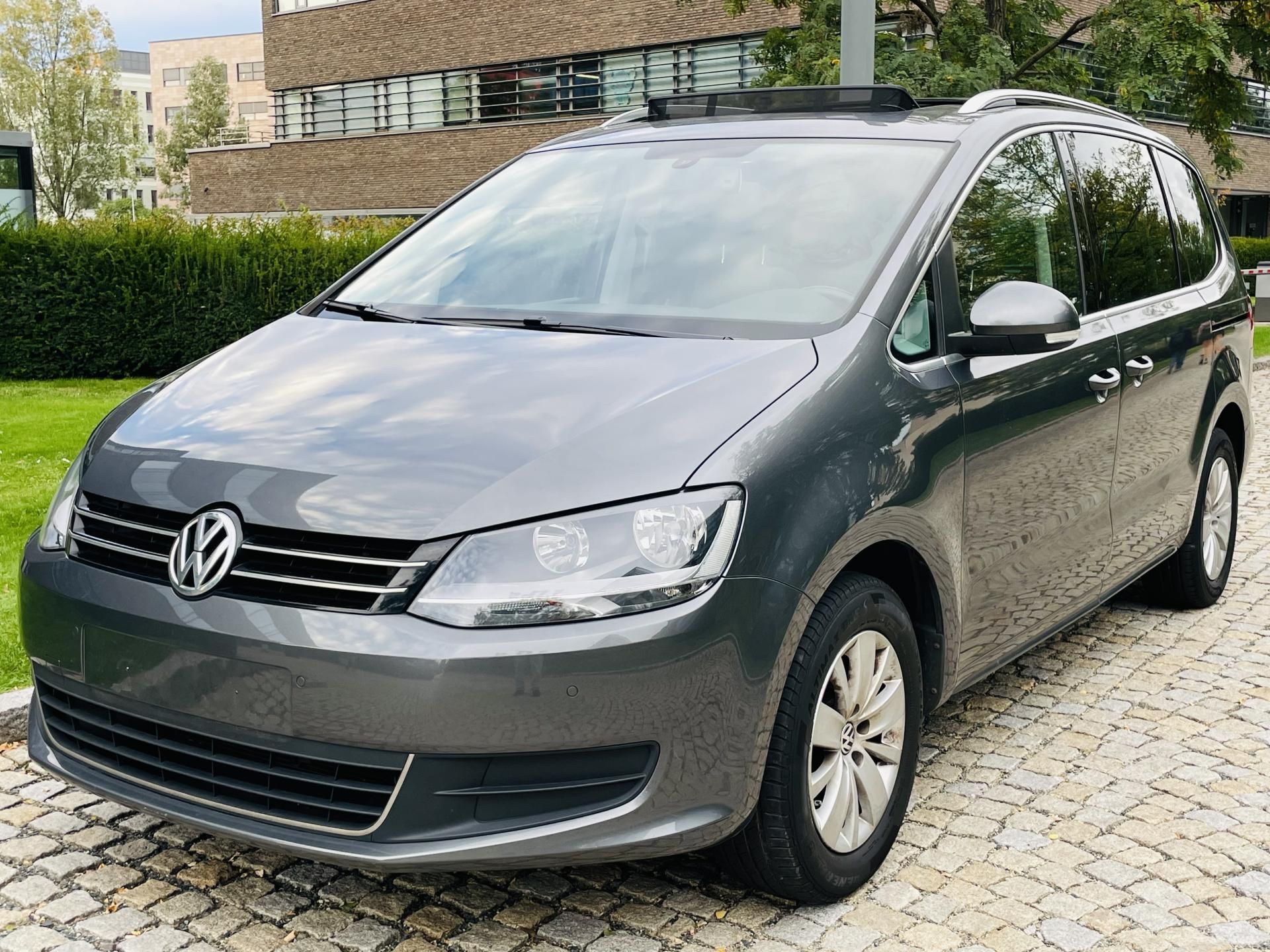 Volkswagen Sharan, 2.0TDI MANUÁL 1.MAJITEL VÝHŘEV - fotka 3