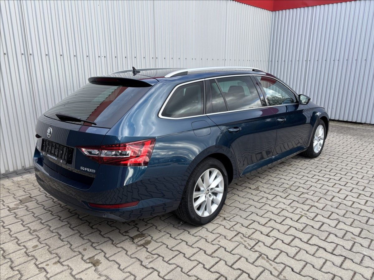Škoda Superb, III Combi 1.4 TSi Style - fotka 4