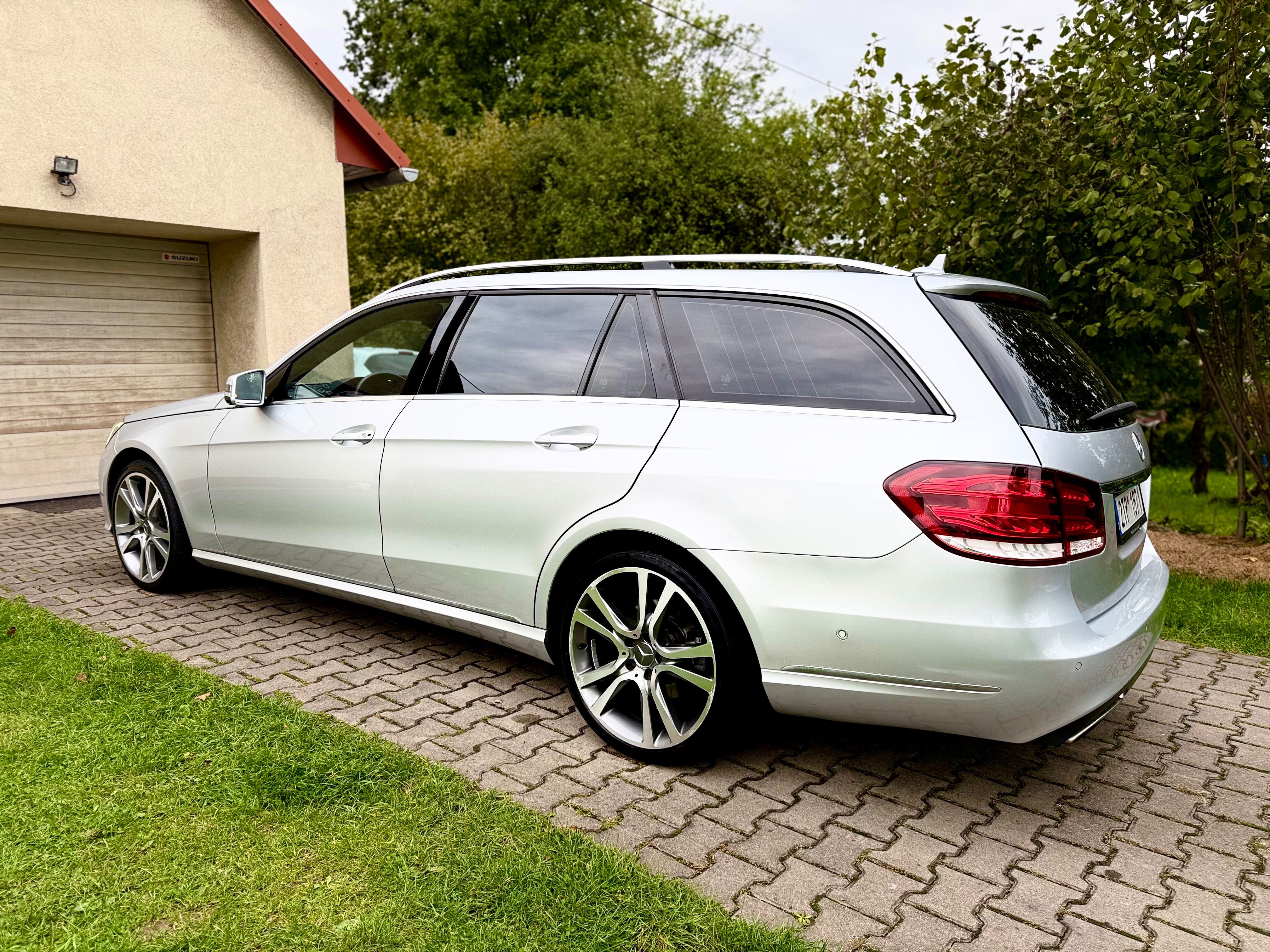 Mercedes-Benz Třídy E, 350CDI 185kW 4MATIC - fotka 3