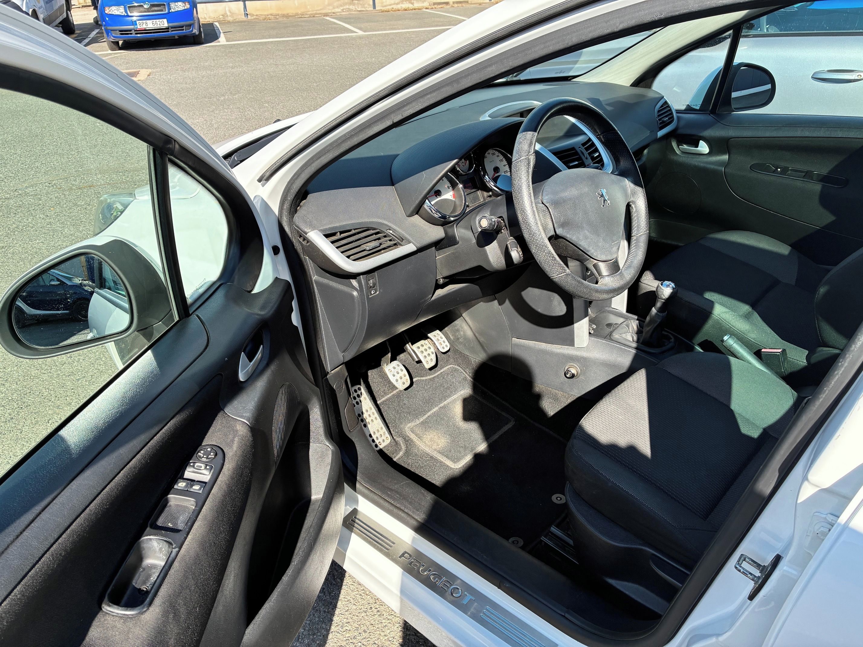 Peugeot 207, 1,4i SW - fotka 5