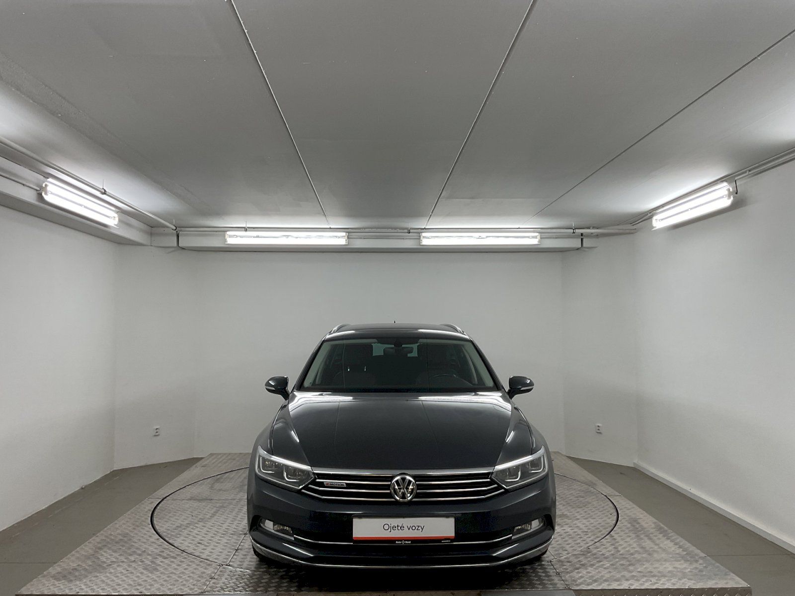 Volkswagen Passat, Highline 2.0 TDI 140kW 4MOTION - fotka 4