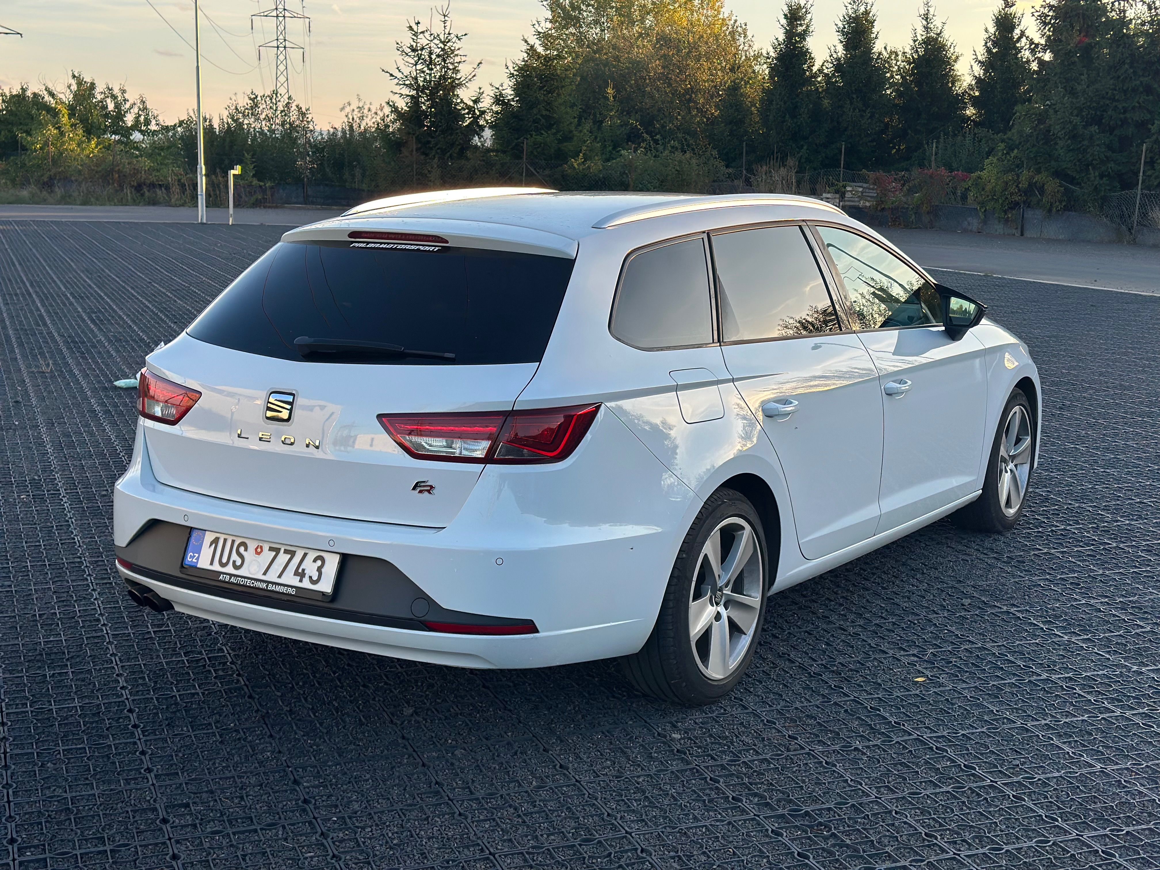 Seat Leon, SEAT Leon ST FR 2.0 TDI 110 kW - fotka 2