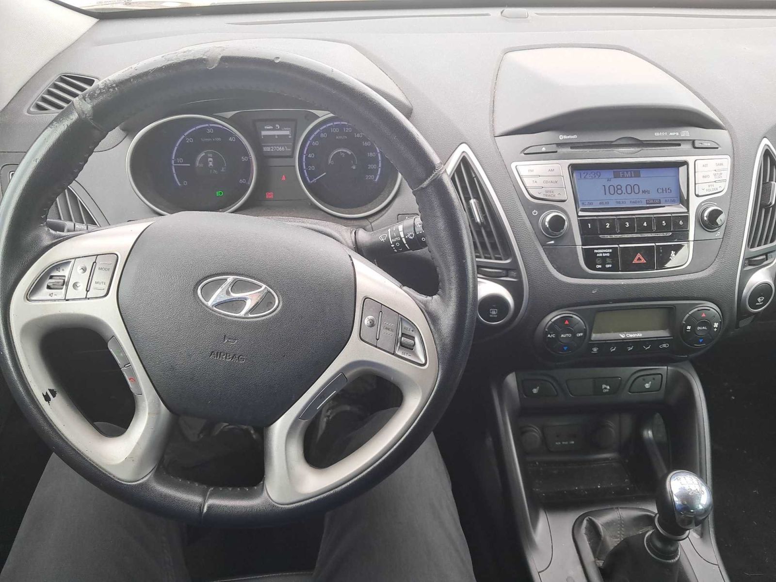 Hyundai ix35, 2.0 CRDi, 4X4, Kožené sedačky - fotka 3