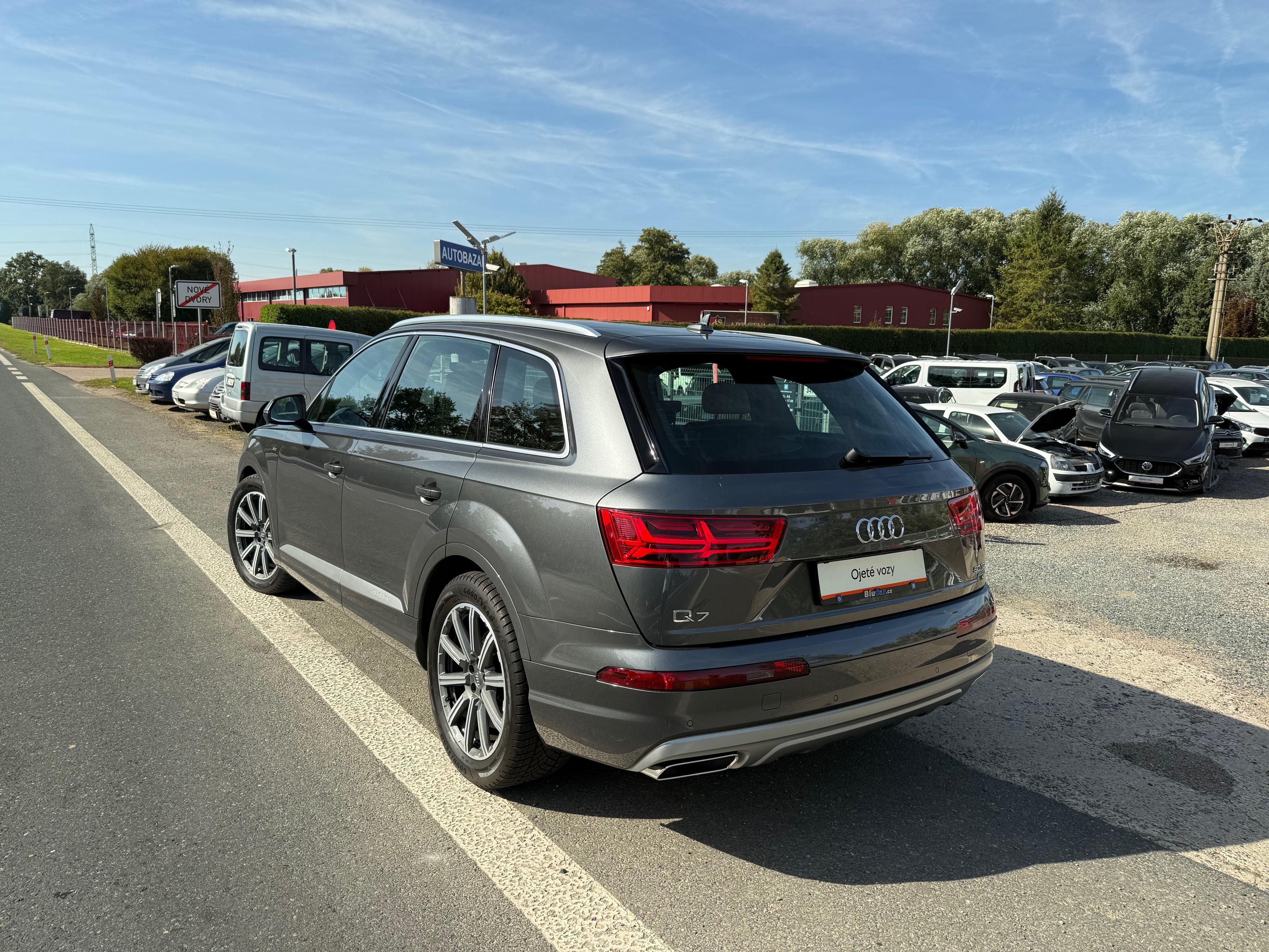 Audi Q7, 50TDi 210kW ČR S-Line Matrix - fotka 4