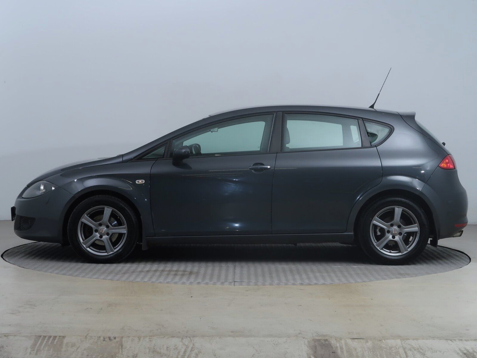 Seat Leon, 1.9 TDI, po STK - fotka 3