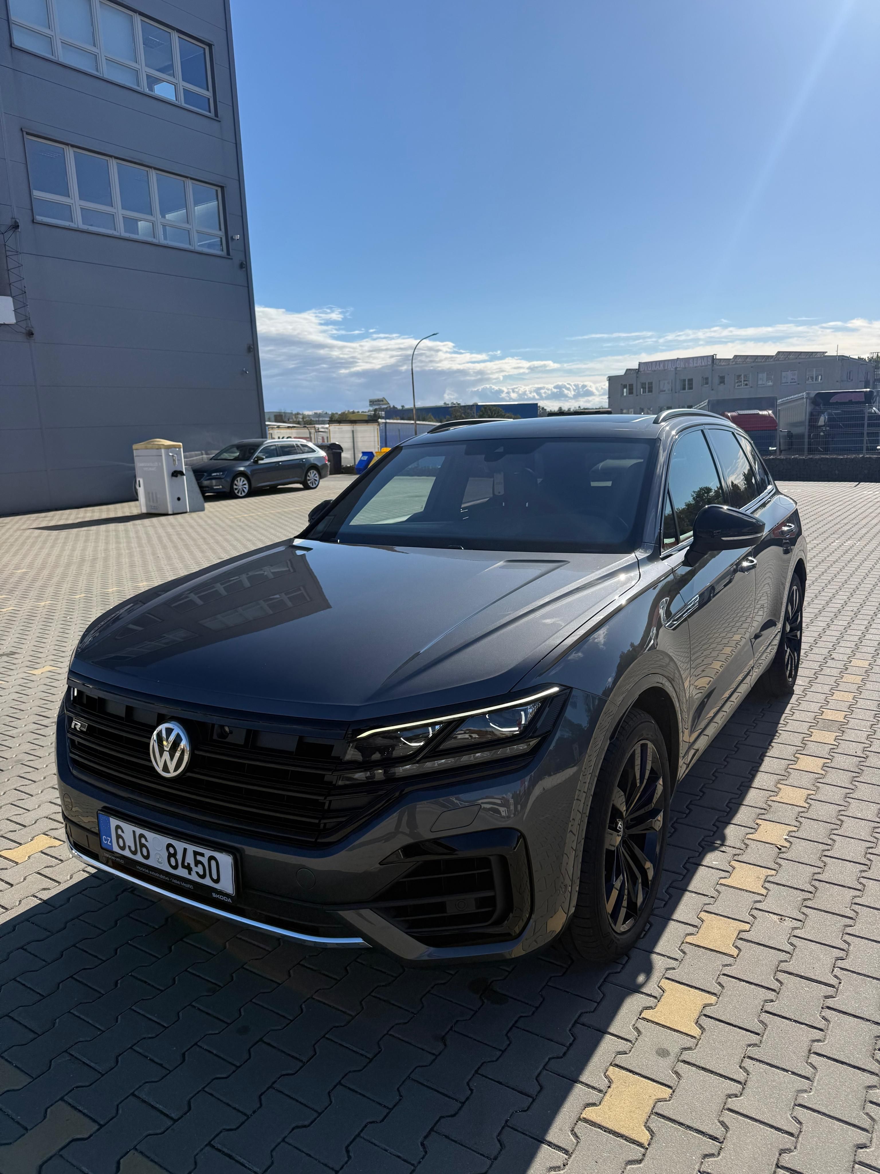 Volkswagen Touareg - fotka 2