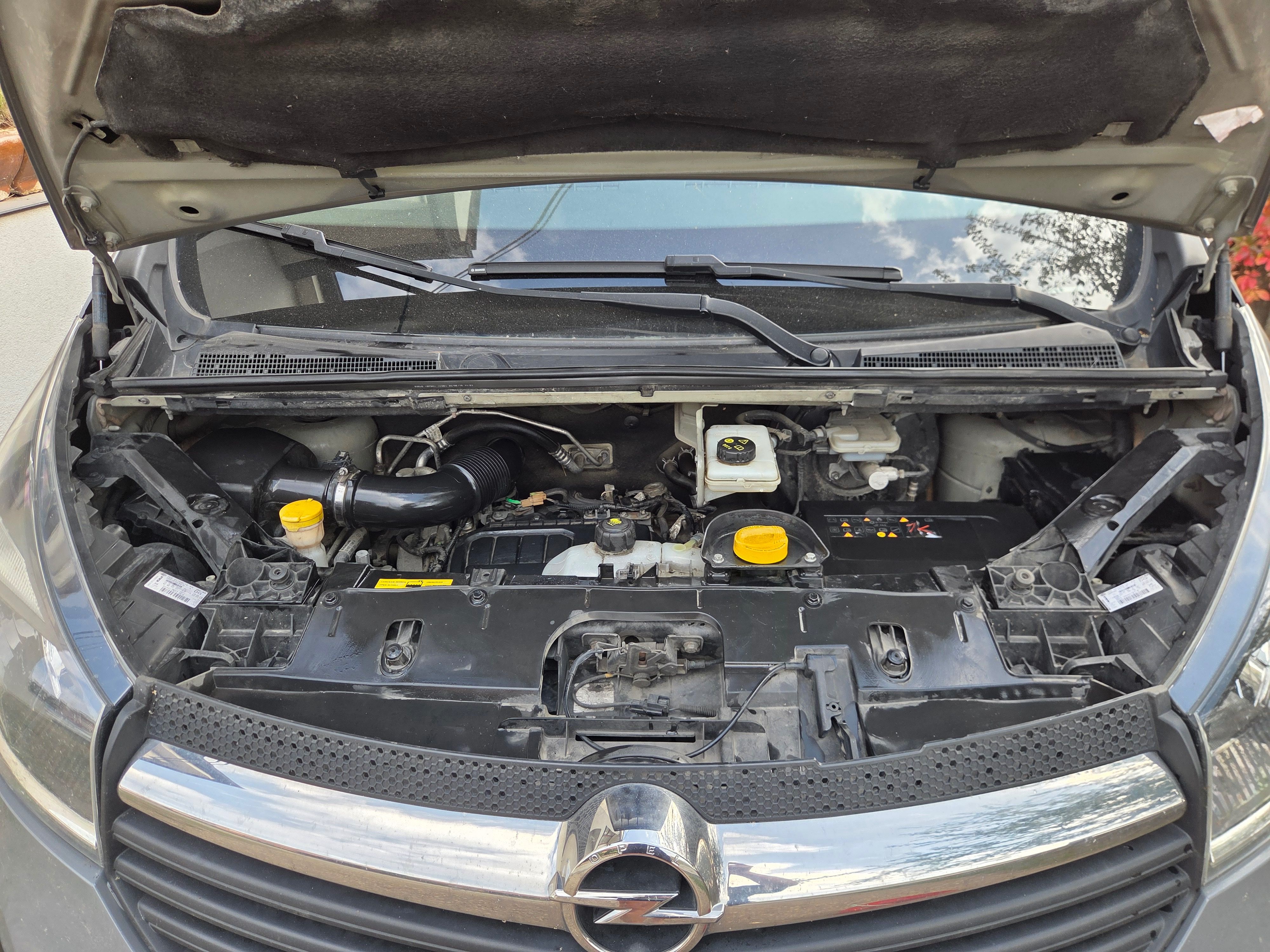 Opel Vivaro, 1,6 BiCDTi, 92kW,9 míst, tažné - fotka 4