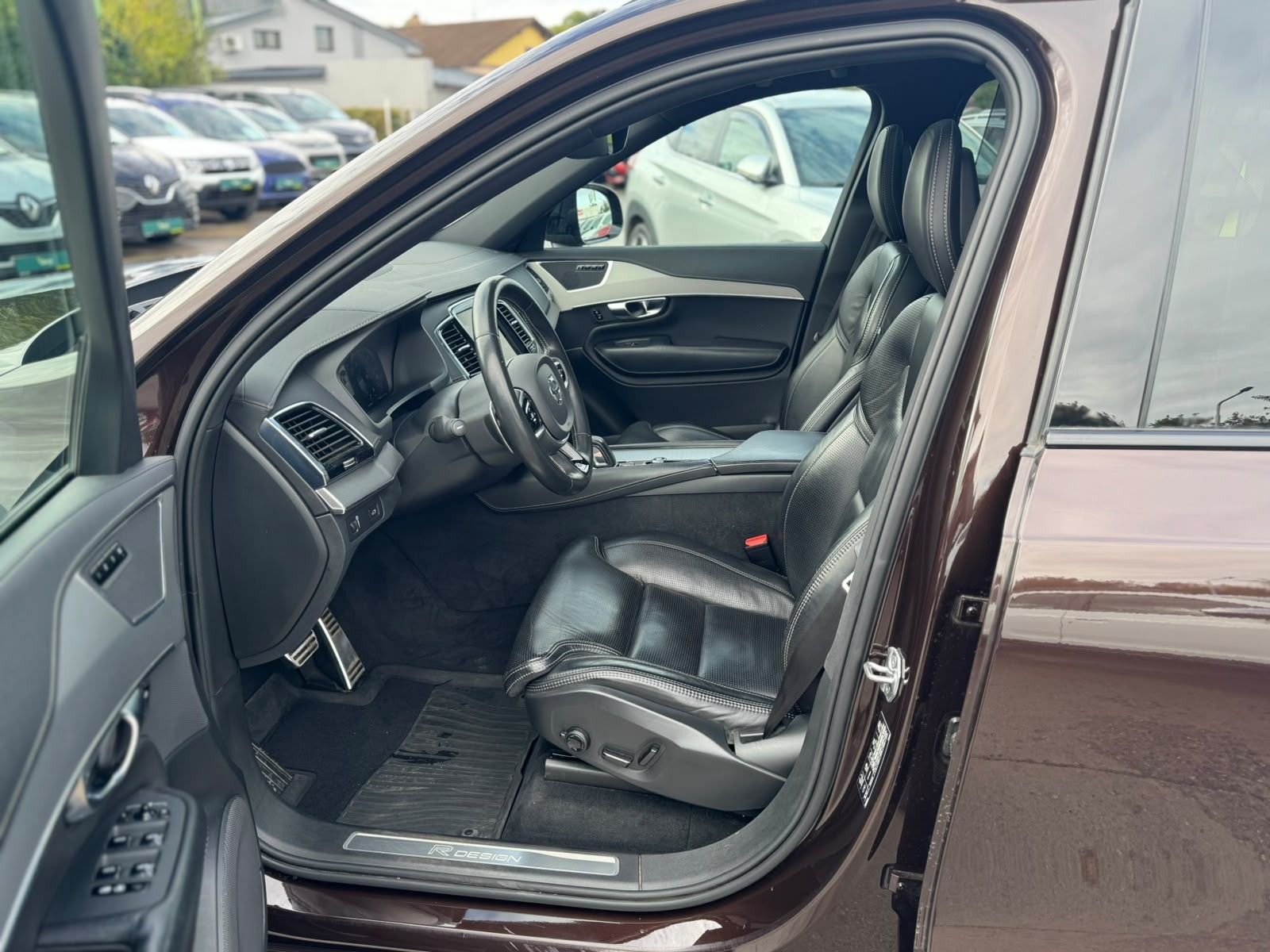 Volvo XC90, B5 173KW R-Design - fotka 6