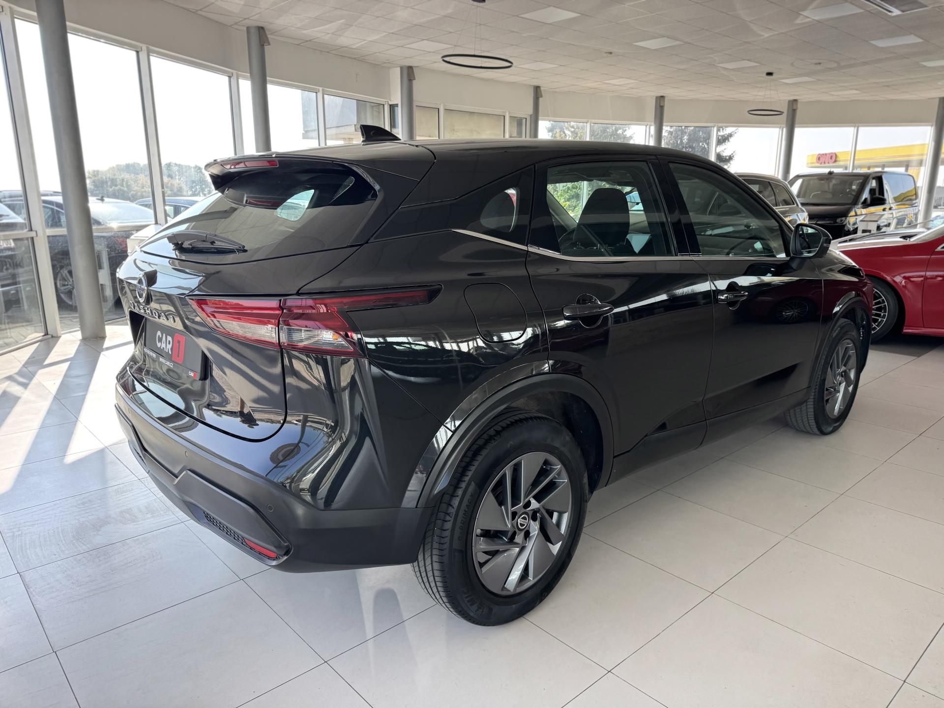 Nissan Qashqai, 1,3DIG-T 140*Distronic*360kam - fotka 4