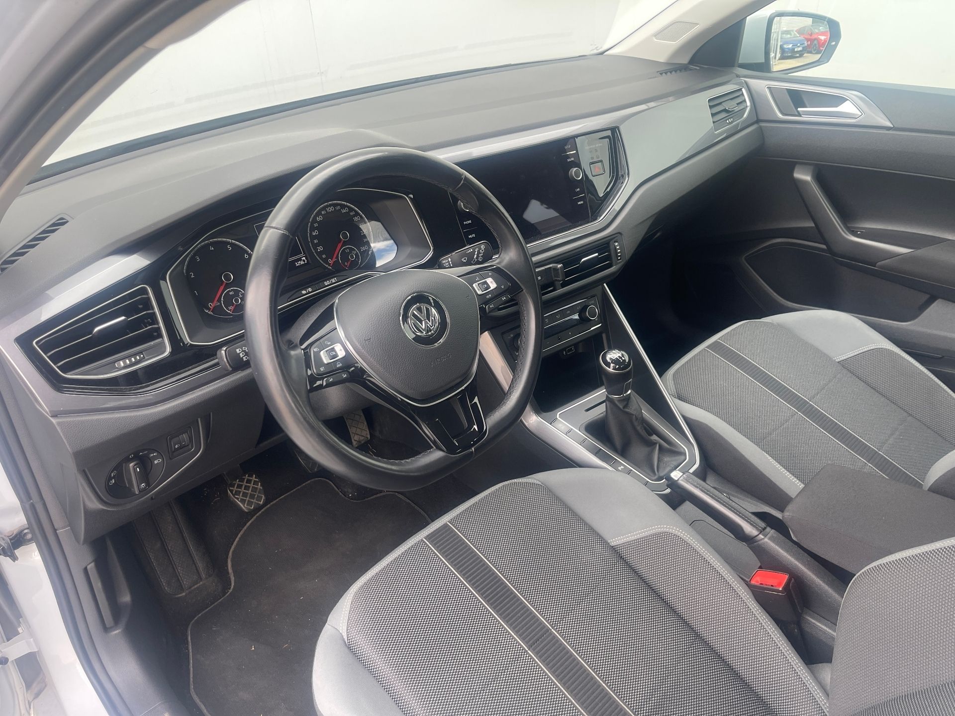 Volkswagen Polo, Highline 1,0 TSI 70kW - fotka 6