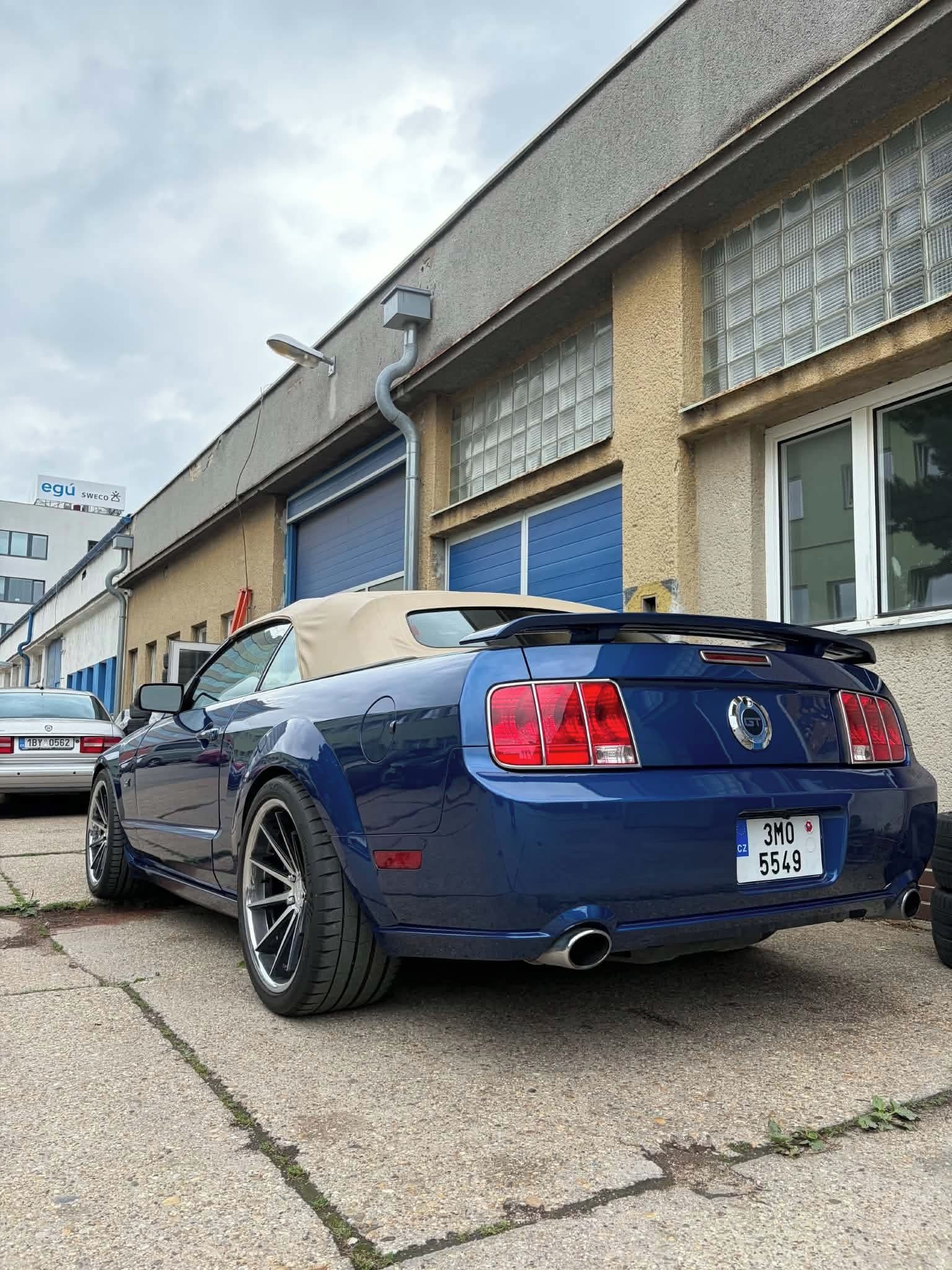 Ford Mustang, Mustang V8 Convertible - fotka 5