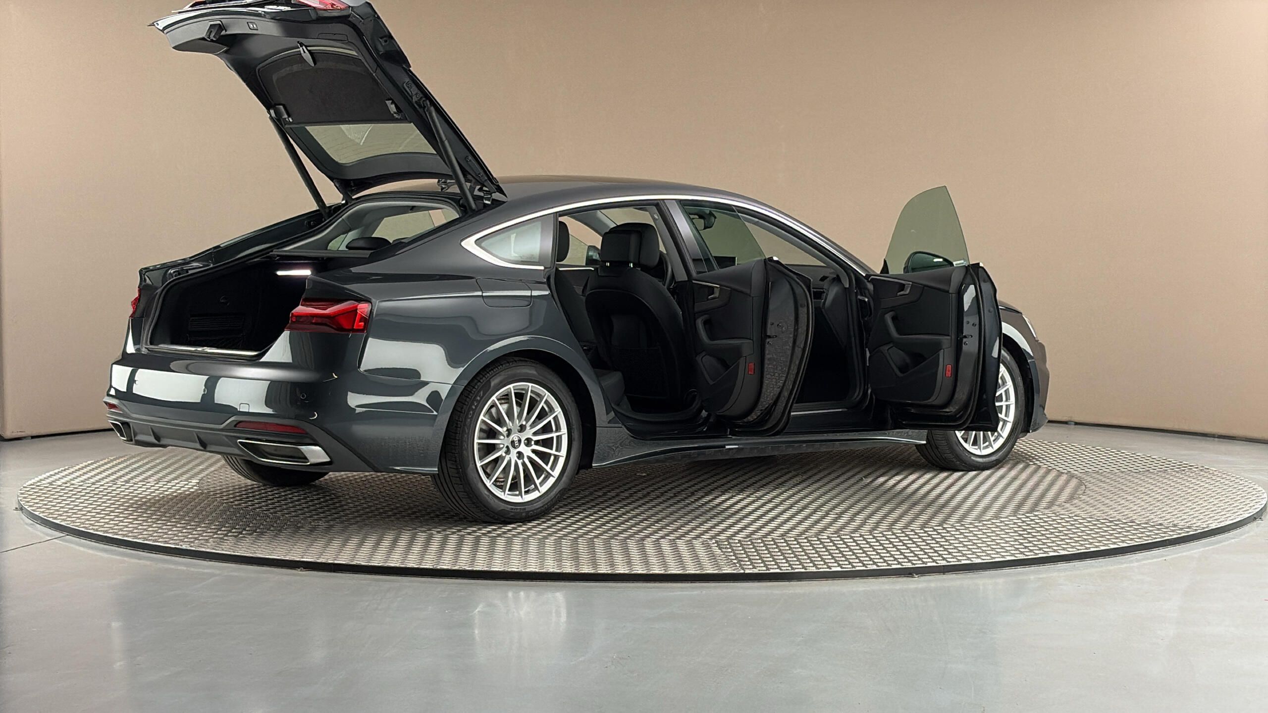 Audi A5, 2.0 40TDI Quattro S Tronic Spo - fotka 6