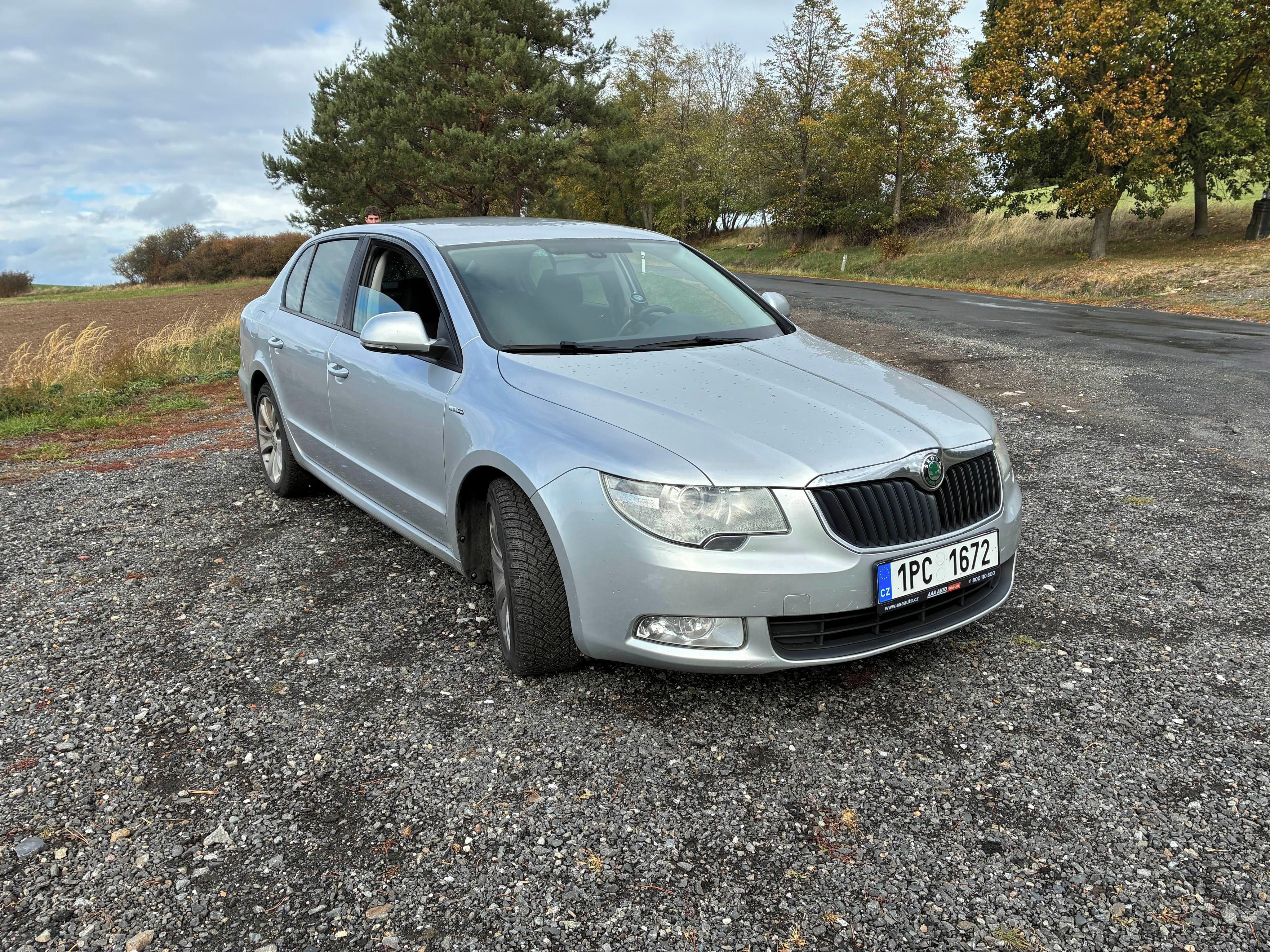 Škoda Superb, ŠKODA SUPERB II 2.0TDI 125Kw A - fotka 2