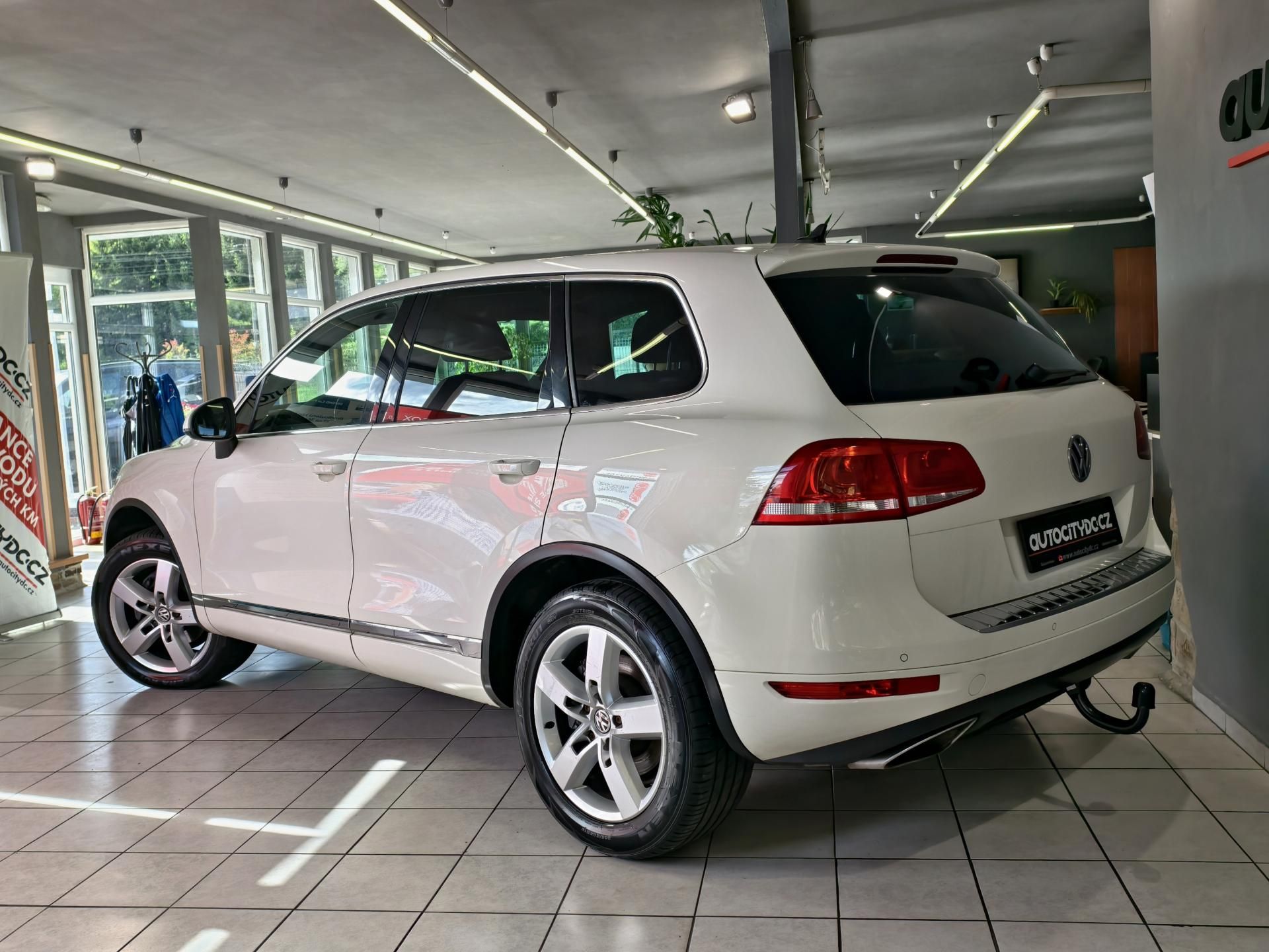 Volkswagen Touareg, 3.0 TDi 176kW 4x4, 360° KAMERA - fotka 5
