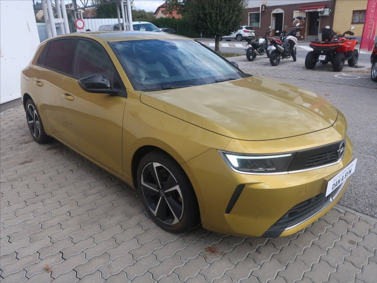 Opel Astra, 1,6 T PHEV, zánovní vůz - fotka 2