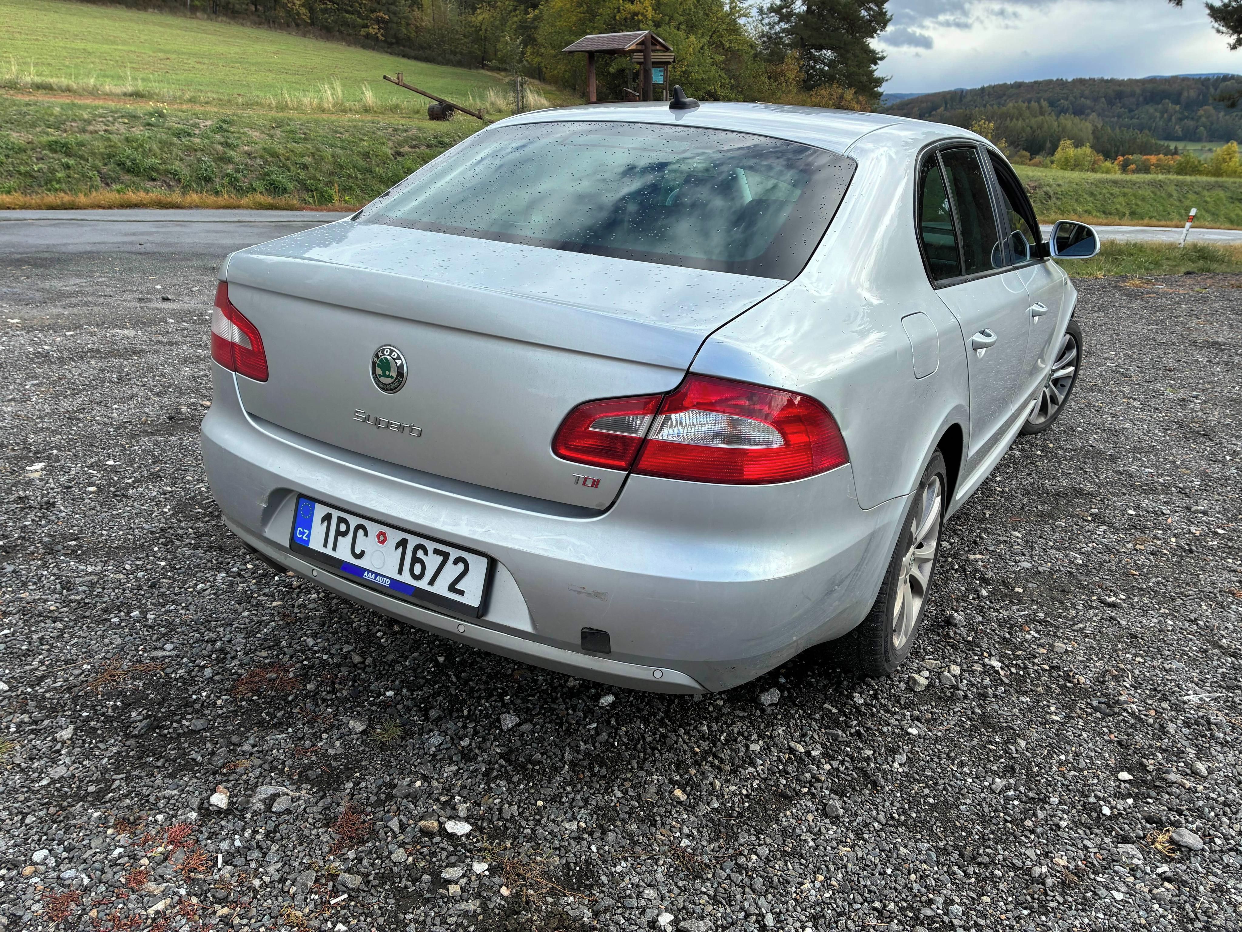 Škoda Superb, ŠKODA SUPERB II 2.0TDI 125Kw A - fotka 3