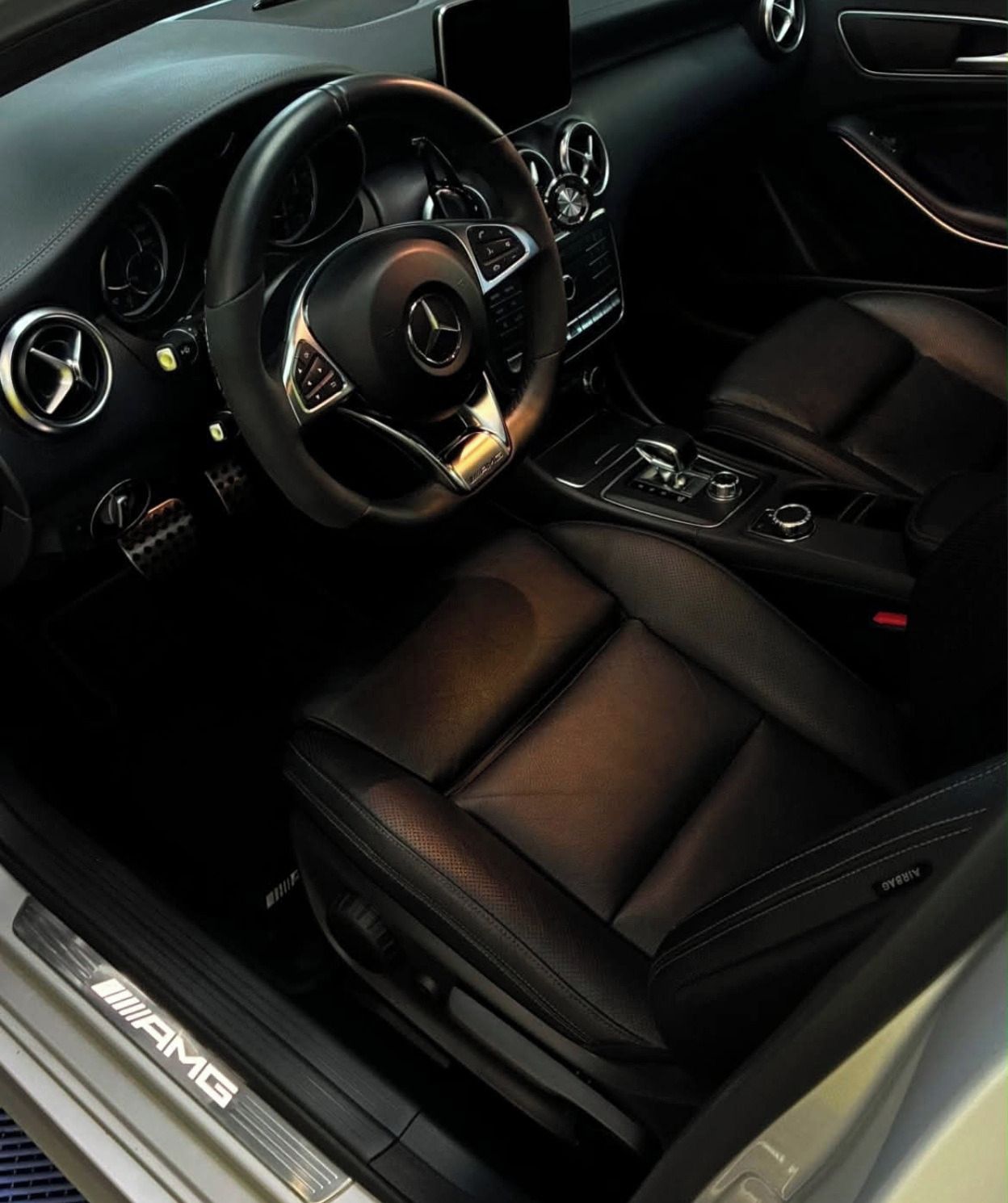 Mercedes-Benz Třídy A, Mercedes-Benz A45 AMG 4MATIC - fotka 6