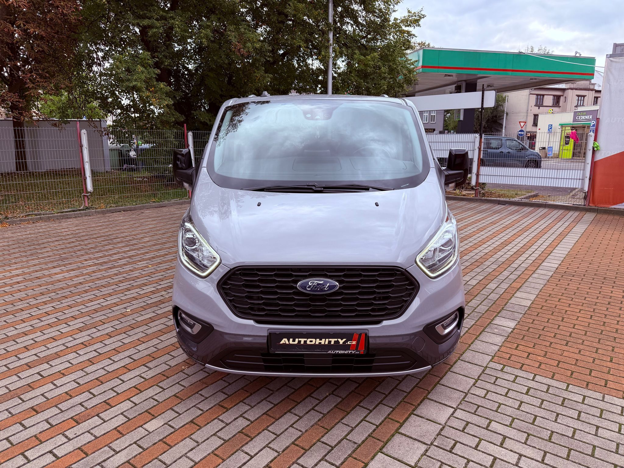 Ford Tourneo Custom, 2.0 TDCi Active Aut., ČR, 1 - fotka 2