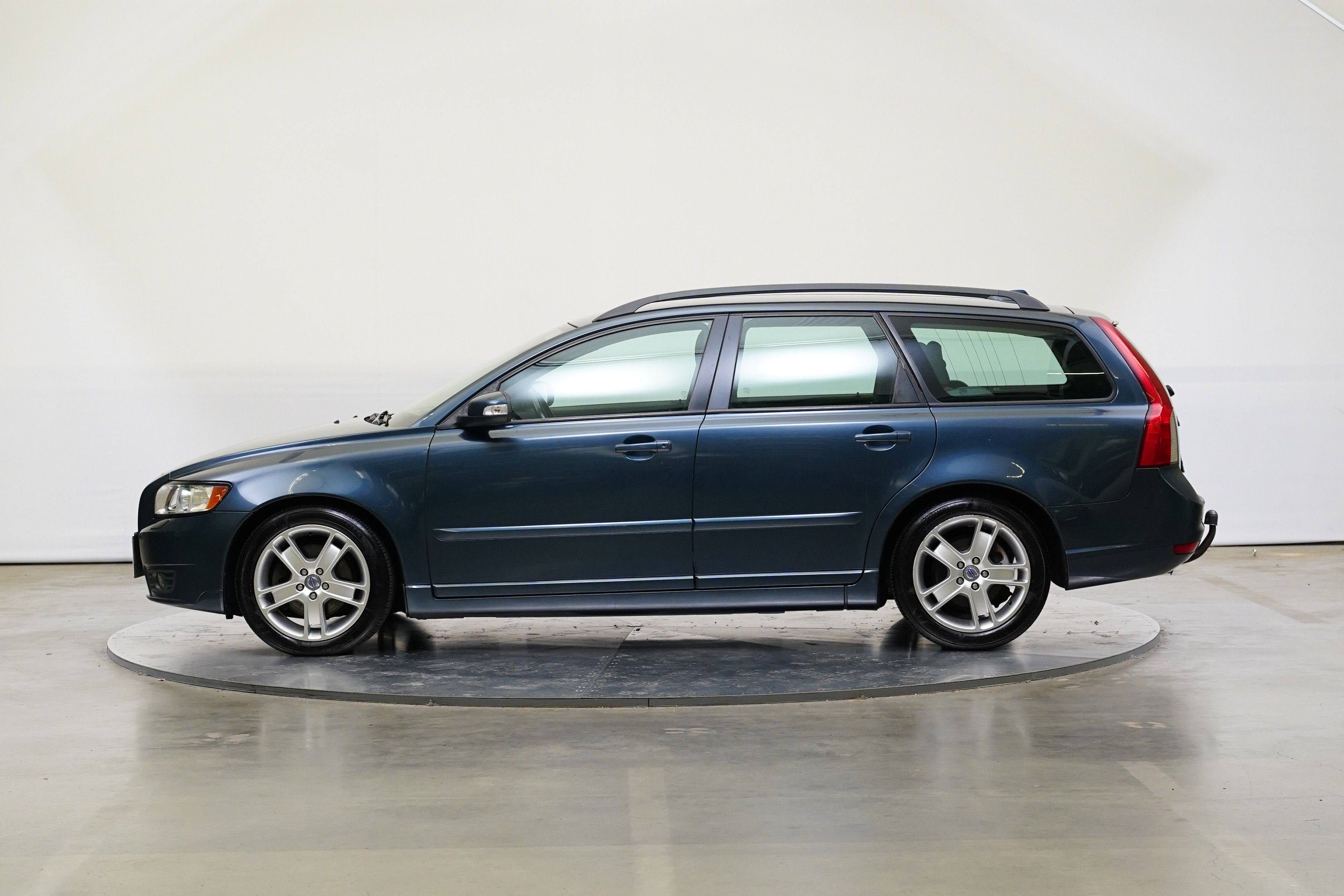 Volvo V50, 2.0 D 100 kW Momentum - fotka 3