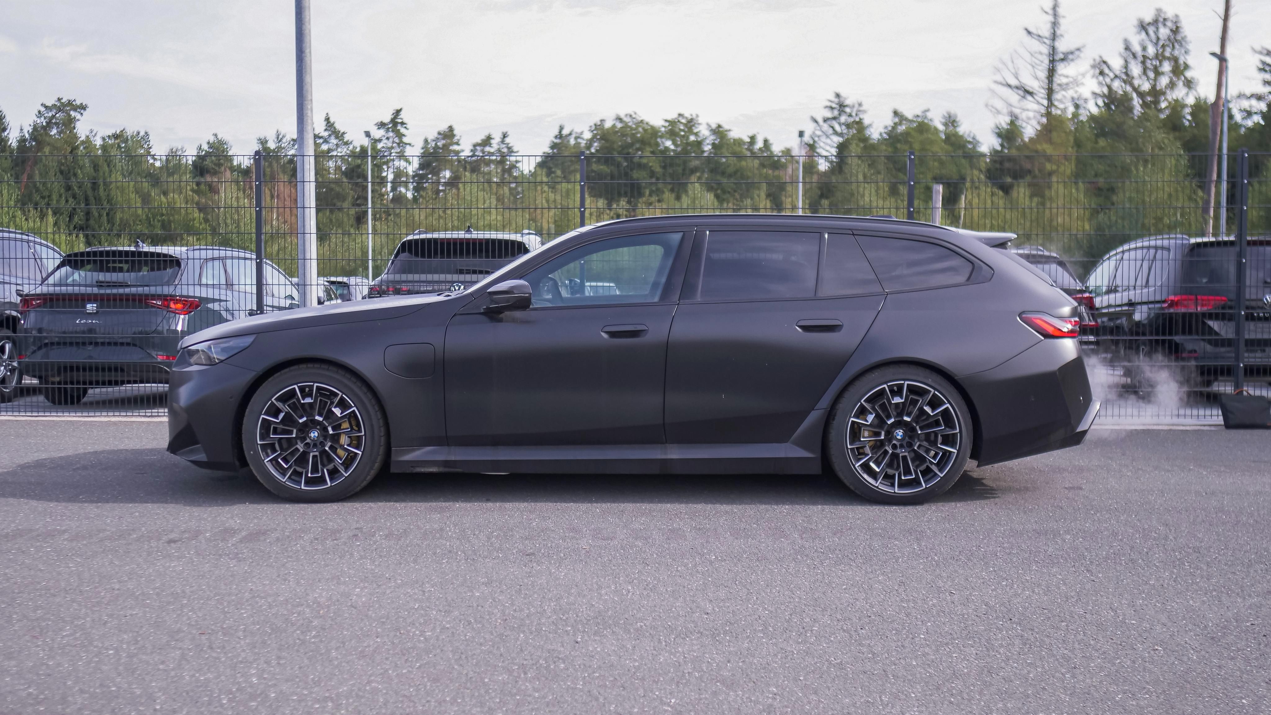 BMW M5, Touring Steptronic xDrive - fotka 4