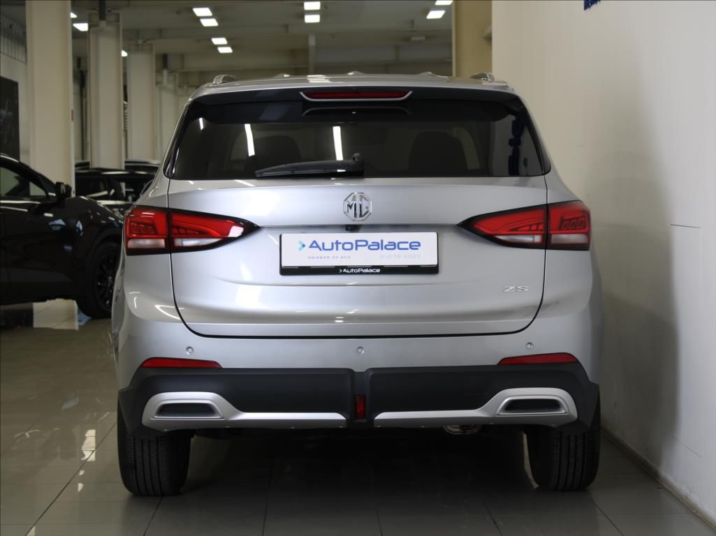 MG ZS, 1,5 i 85kW Elegance 9785km. ČR - fotka 4