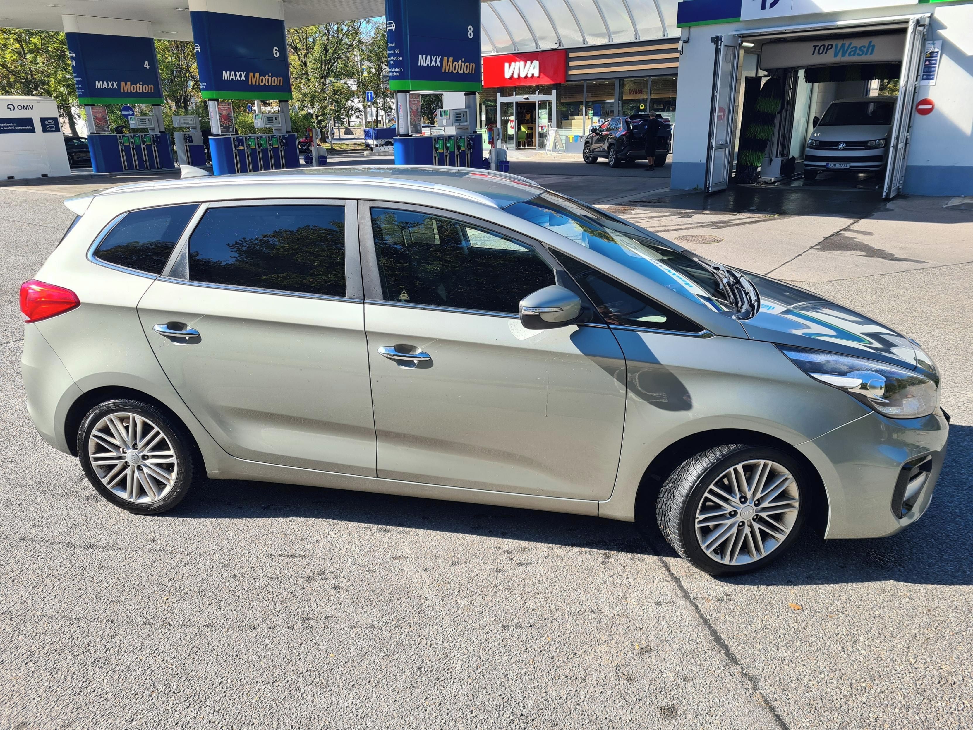 Kia Carens, 7 - míst, tažné, nová STK - fotka 2