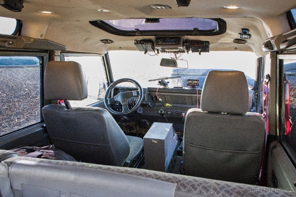 Land Rover Defender - fotka 4