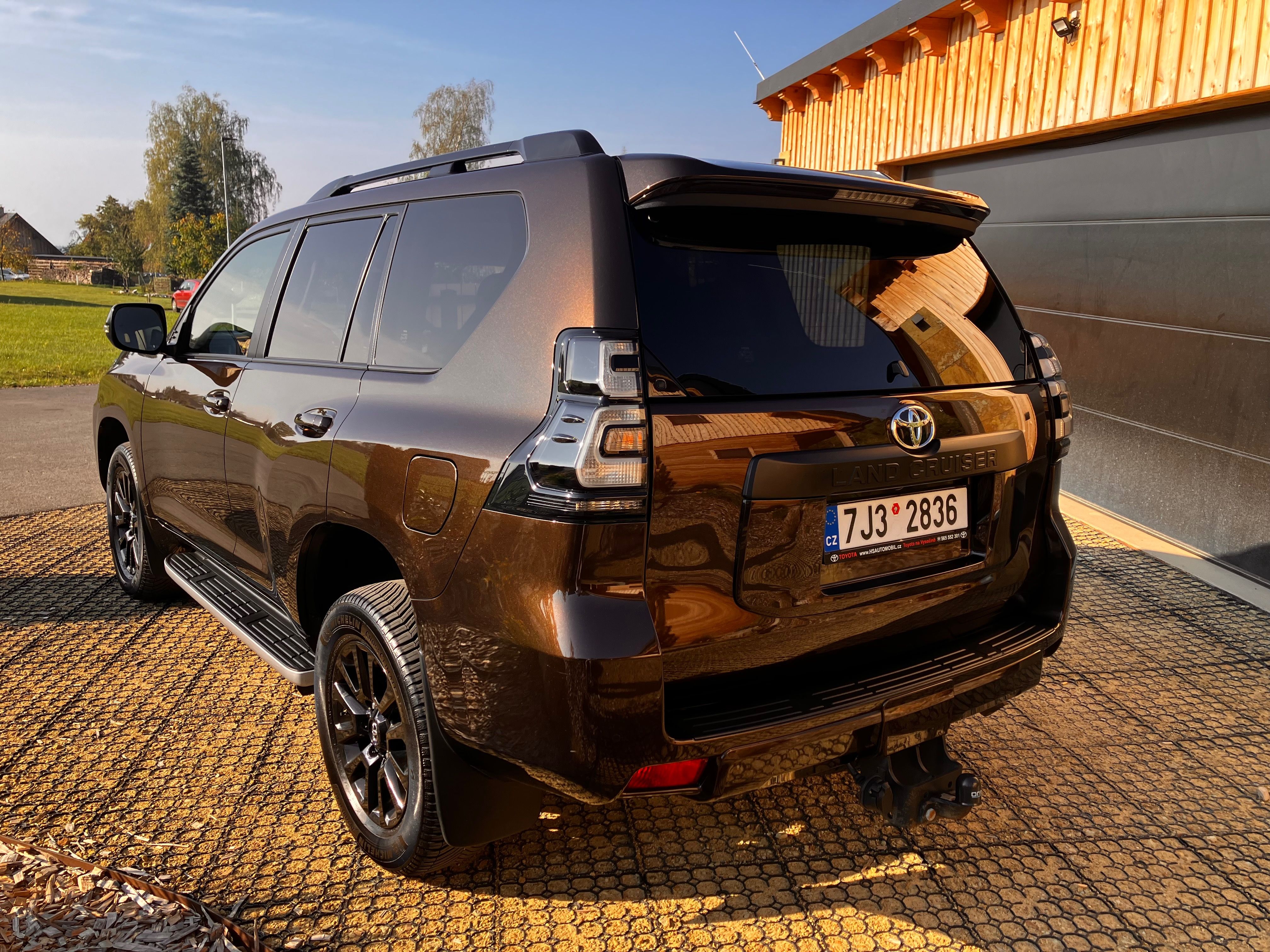 Toyota Land Cruiser, Executive 2.8 D-4D 150 KW ČR - fotka 5