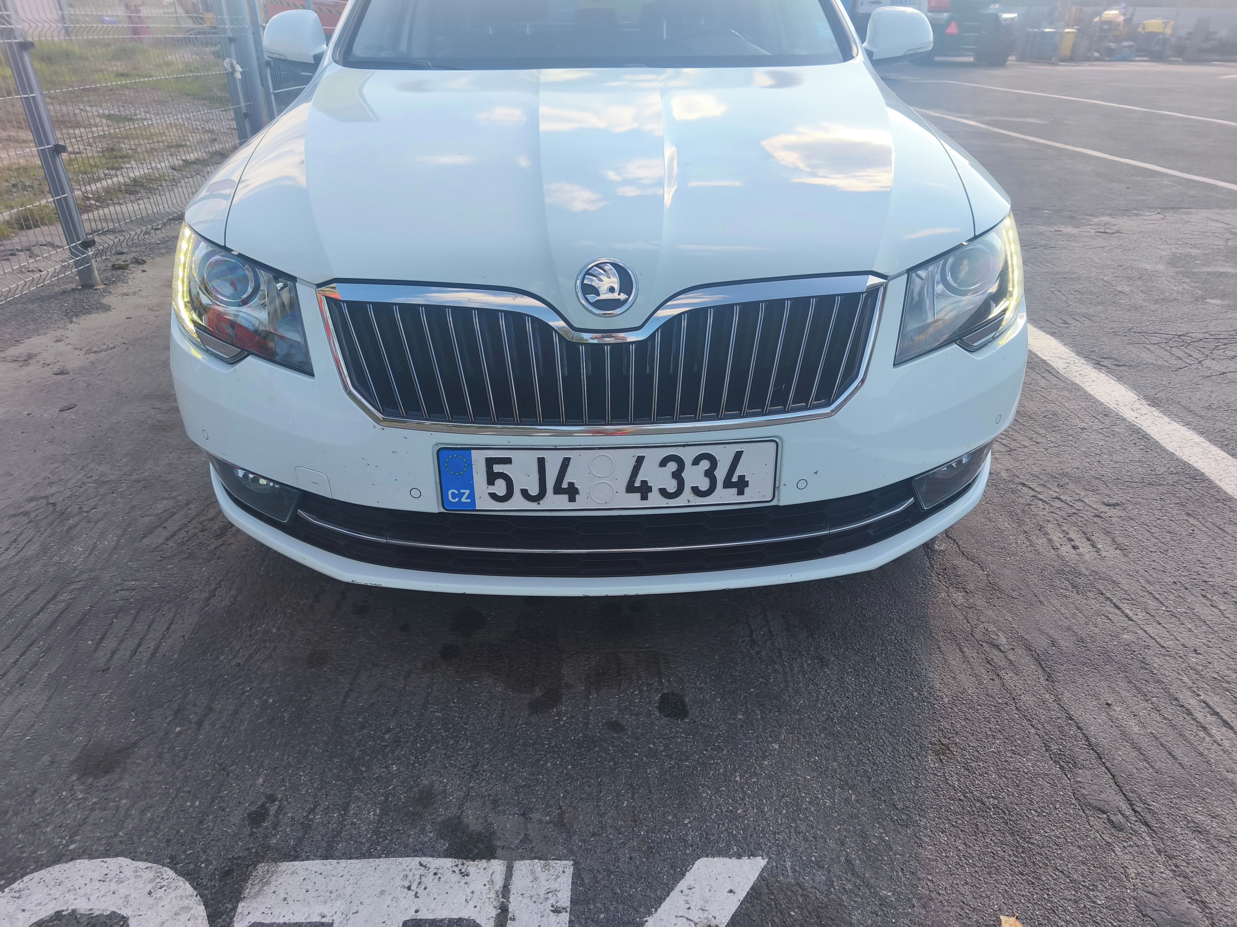 Škoda Superb - fotka 3