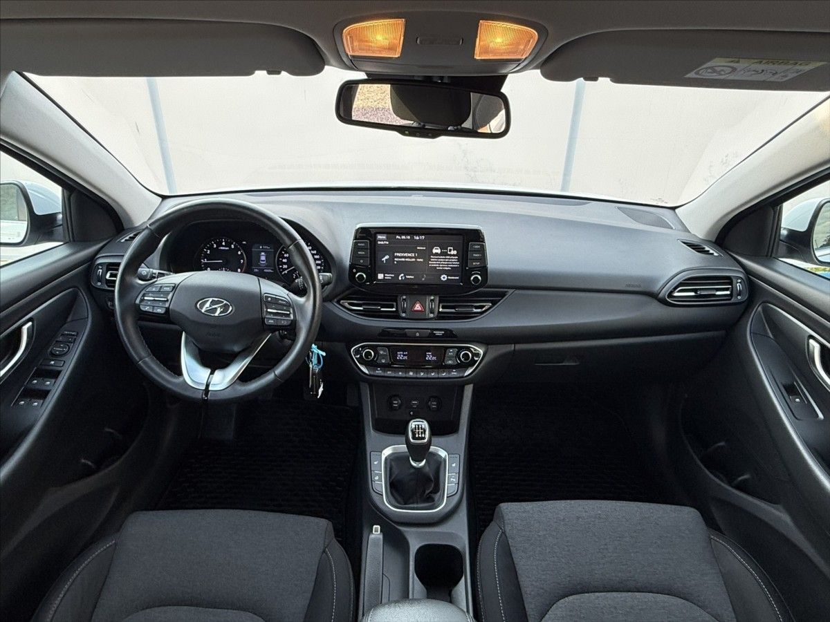 Hyundai i30, 1,5 CVVT 81kW Smart - fotka 5
