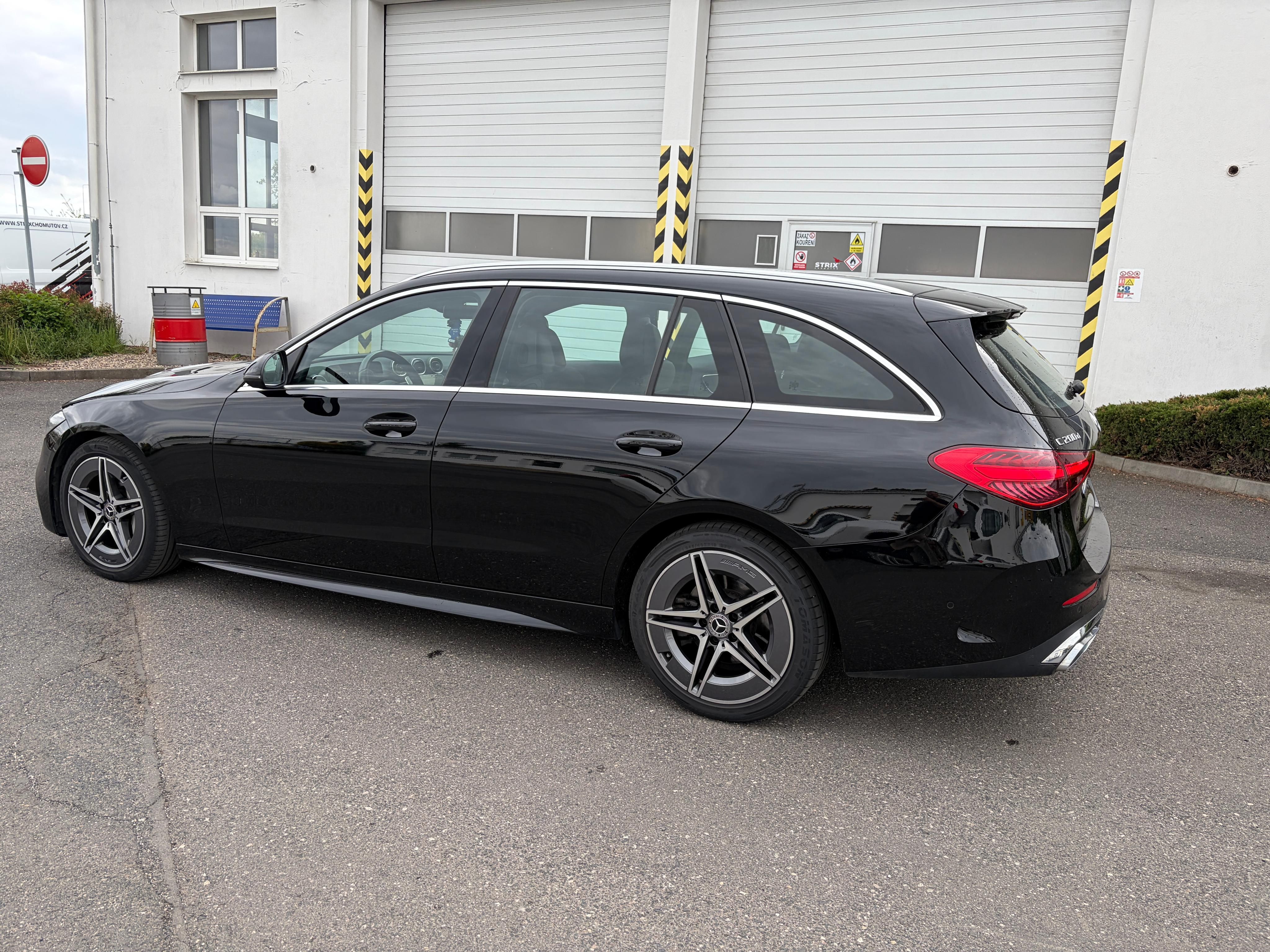 Mercedes-Benz Třídy C, 200d AMG - Line - fotka 3