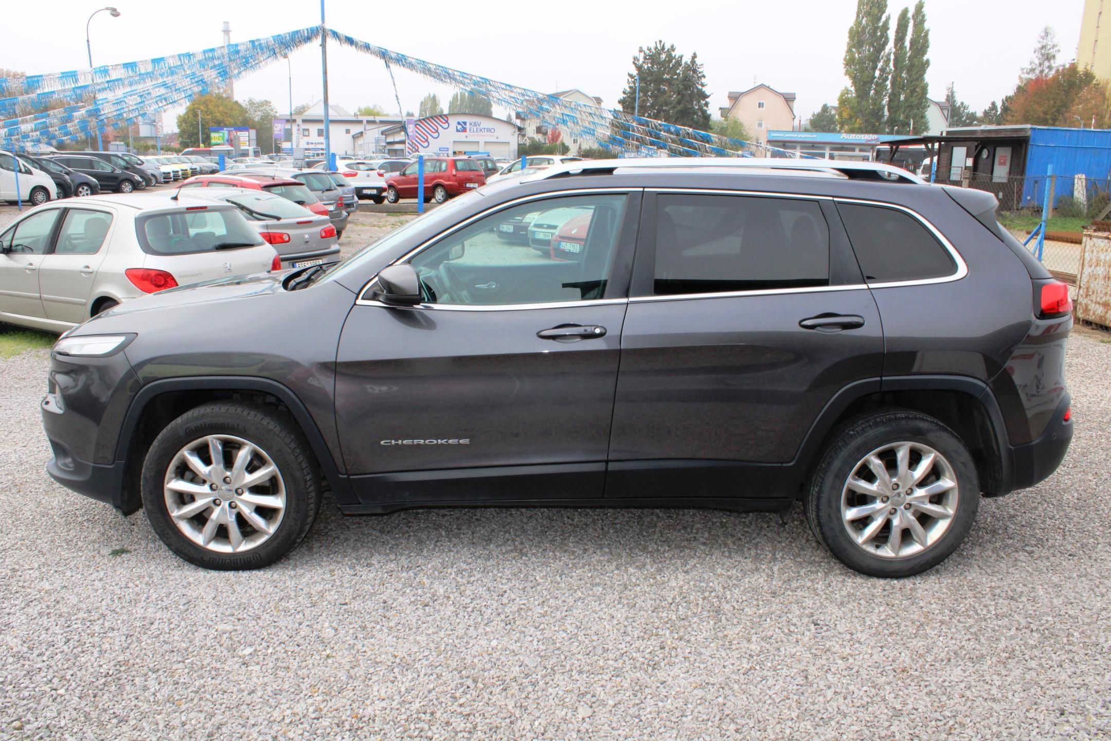Jeep Cherokee, 2,2 MJT 4X4 LIMITED KŮŽE NAVI - fotka 4