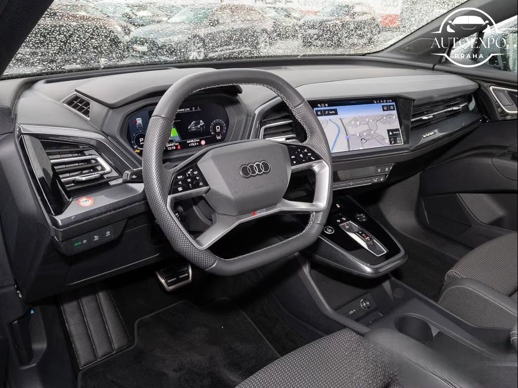 Audi Q4 e-tron, S line Matrix Kamera Sonos* - fotka 4