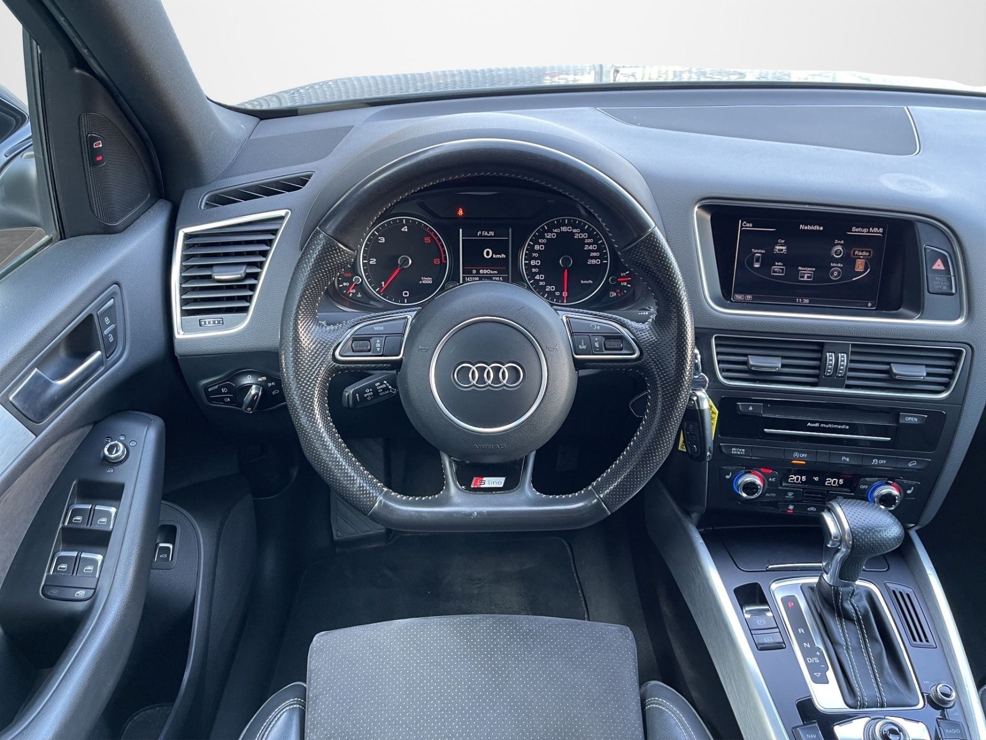 Audi Q5, 2.0 TDI 130 kW Quattro S-Line - fotka 6